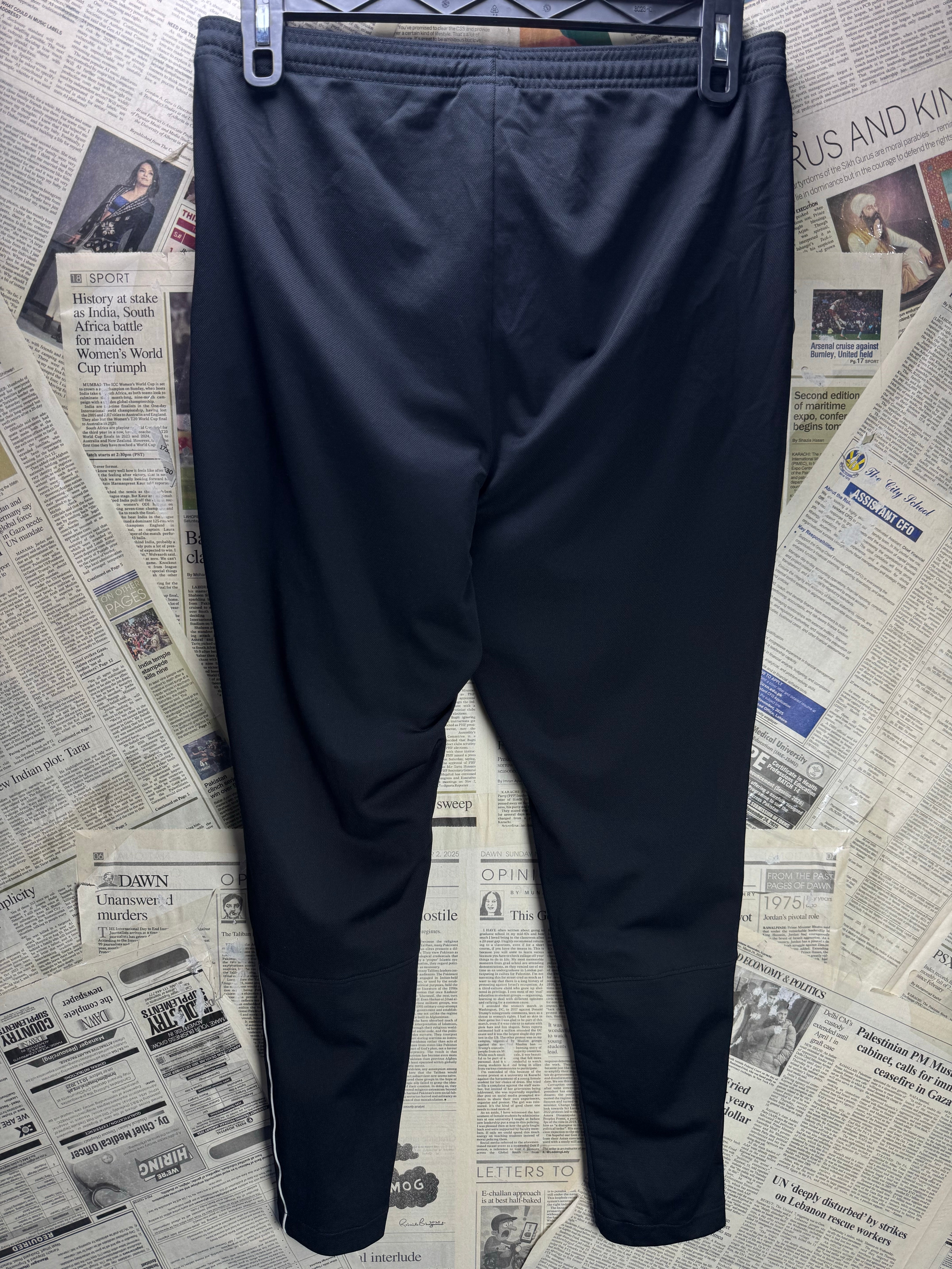 N*ke® Waist: 32" to 34" | Black | Sports Trousers | Polyester | 3025 - Genuine Maal