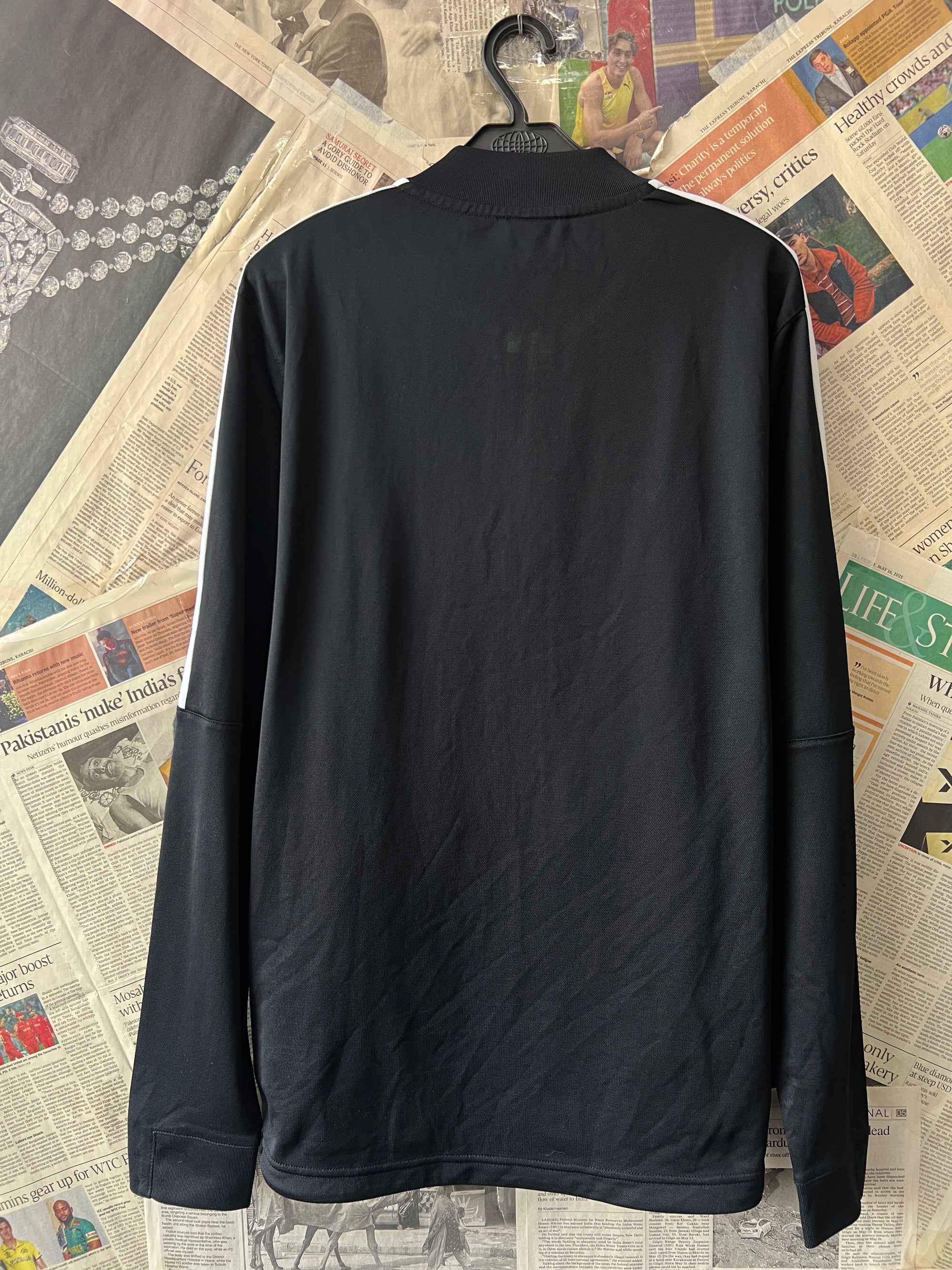 N*ke® Medium | Chest: 22 | Black | Jacket | 831 - Genuine Maal