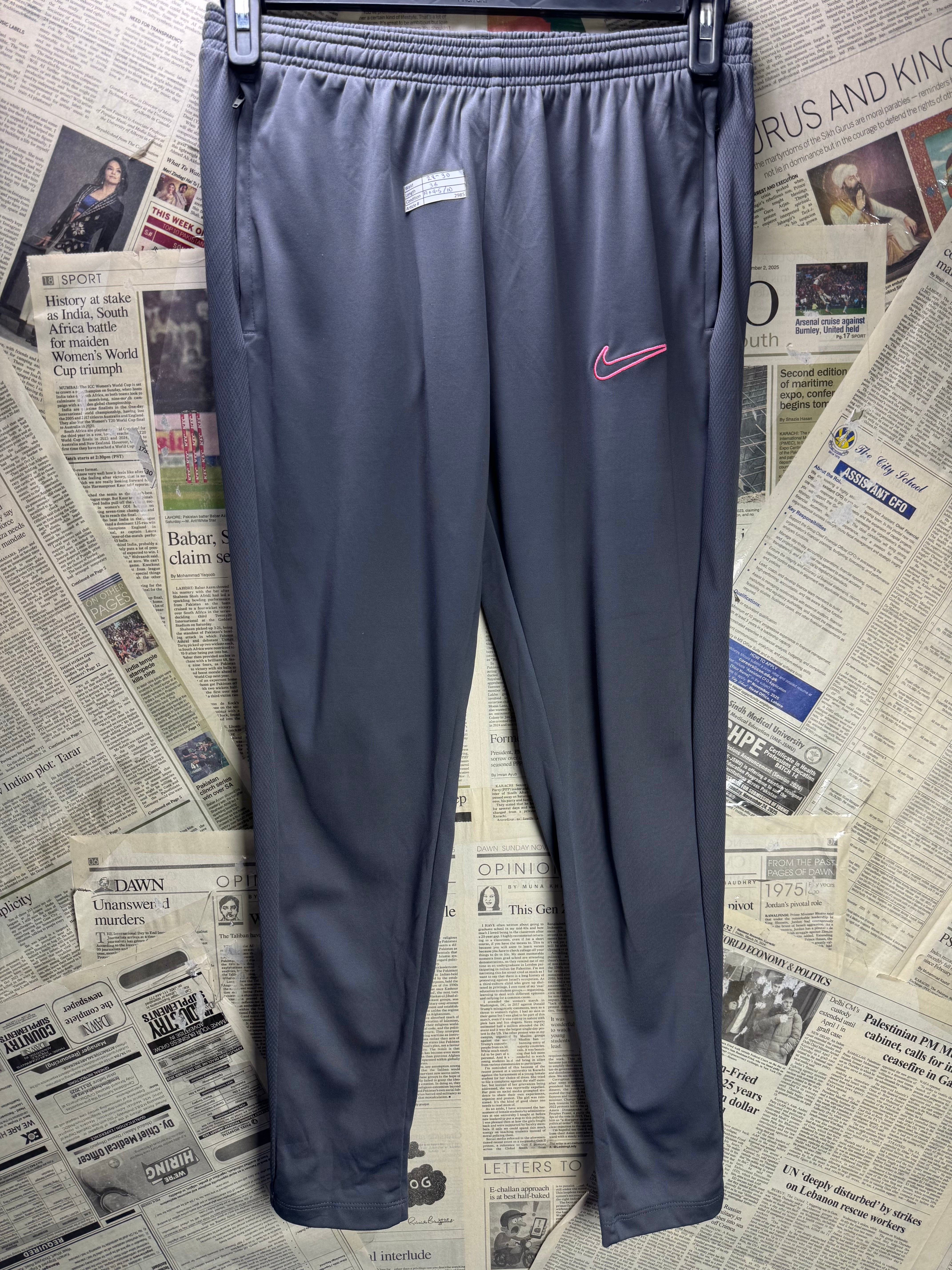 N*ke® Waist: 28" to 30" | Grey | Sports Trousers | Polyester | 2985 - Genuine Maal