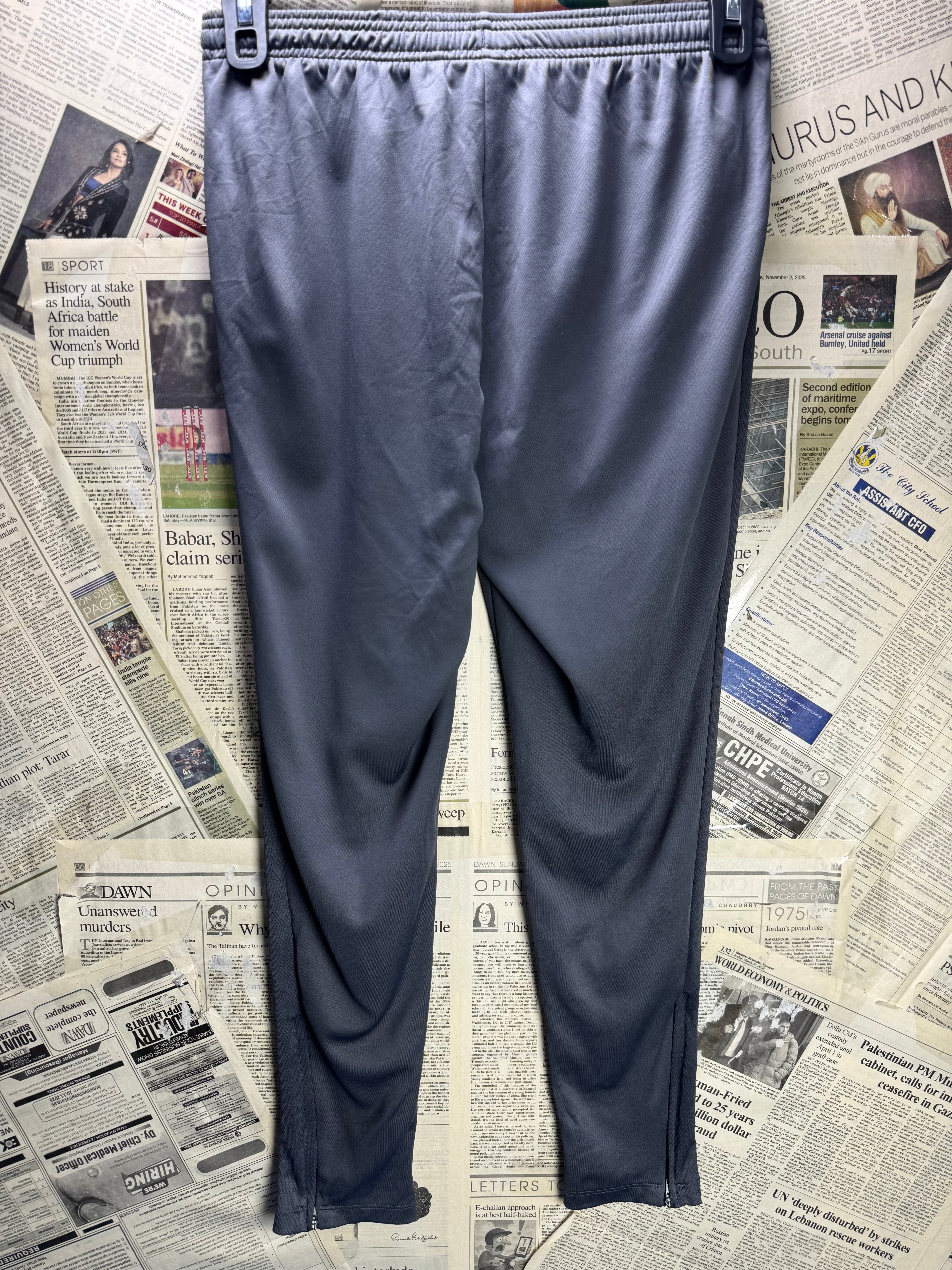 N*ke® Waist: 28" to 30" | Grey | Sports Trousers | Polyester | 2985 - Genuine Maal