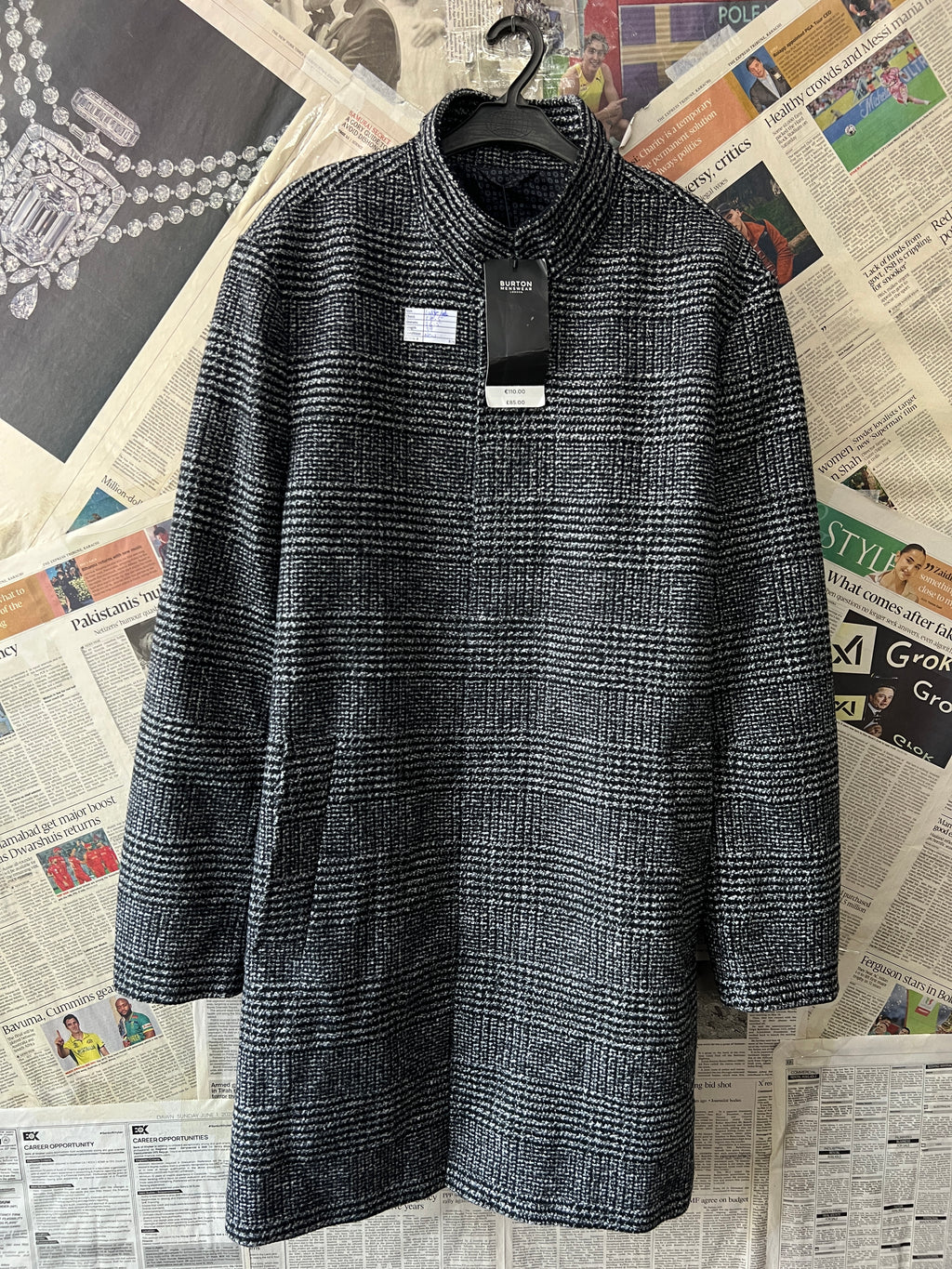 Burton® L/XL | Chest: 24.5" | Black & Grey | Long Coat | 826 - Genuine Maal