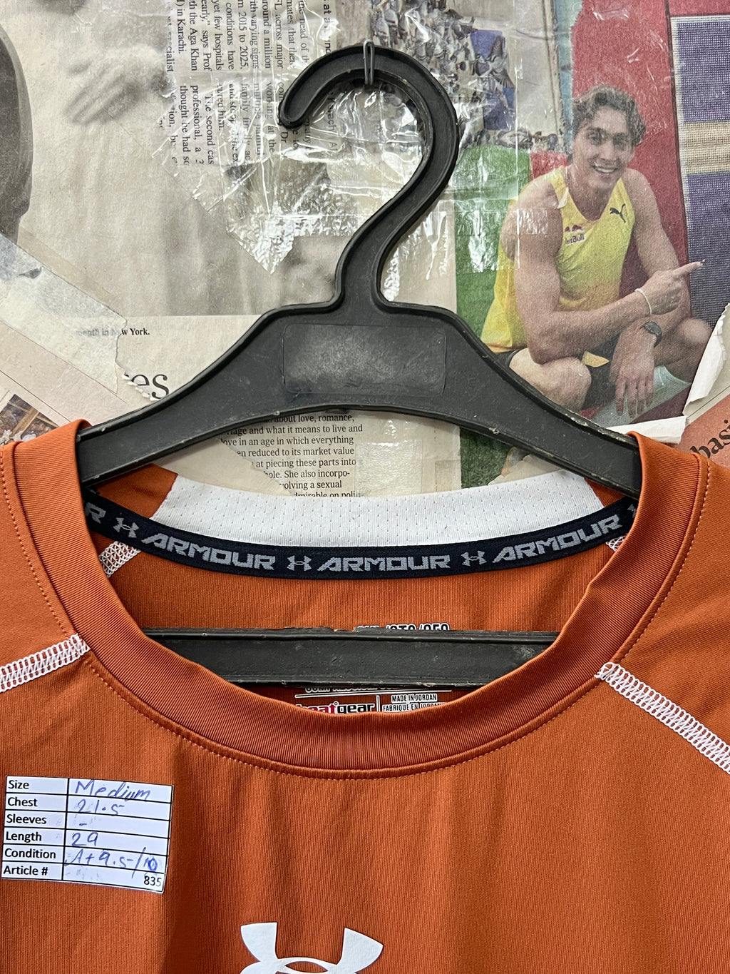 Under Armo*r® Medium | Chest: 21.5 | Rust | T-Shirt | 835 - Genuine Maal