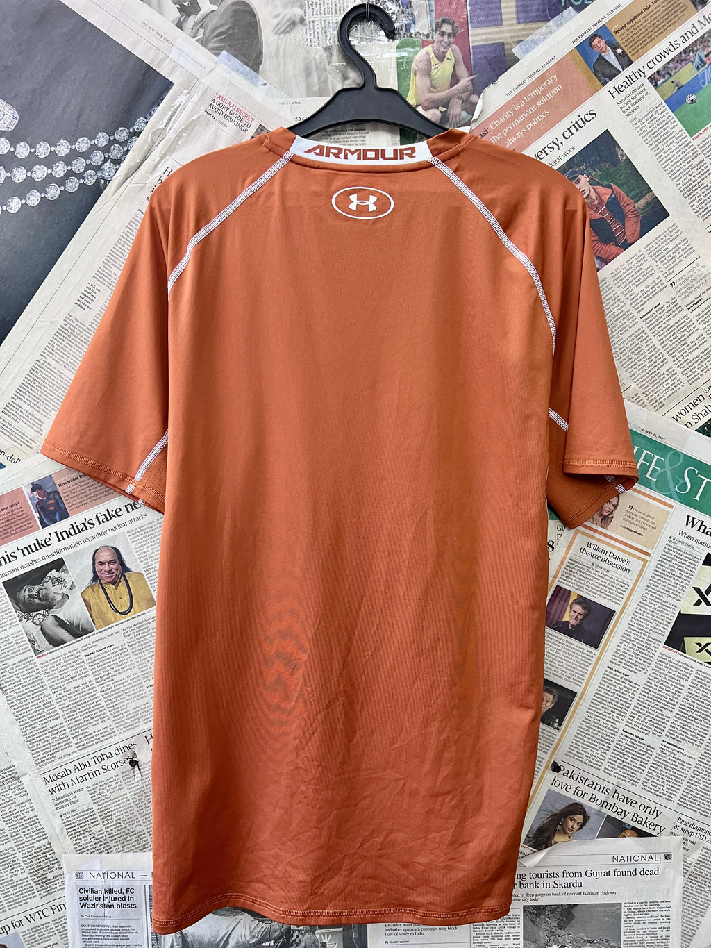 Under Armo*r® Medium | Chest: 21.5 | Rust | T-Shirt | 835 - Genuine Maal
