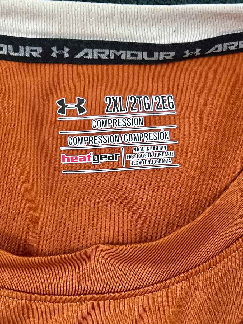 Under Armo*r® Medium | Chest: 21.5 | Rust | T-Shirt | 835 - Genuine Maal