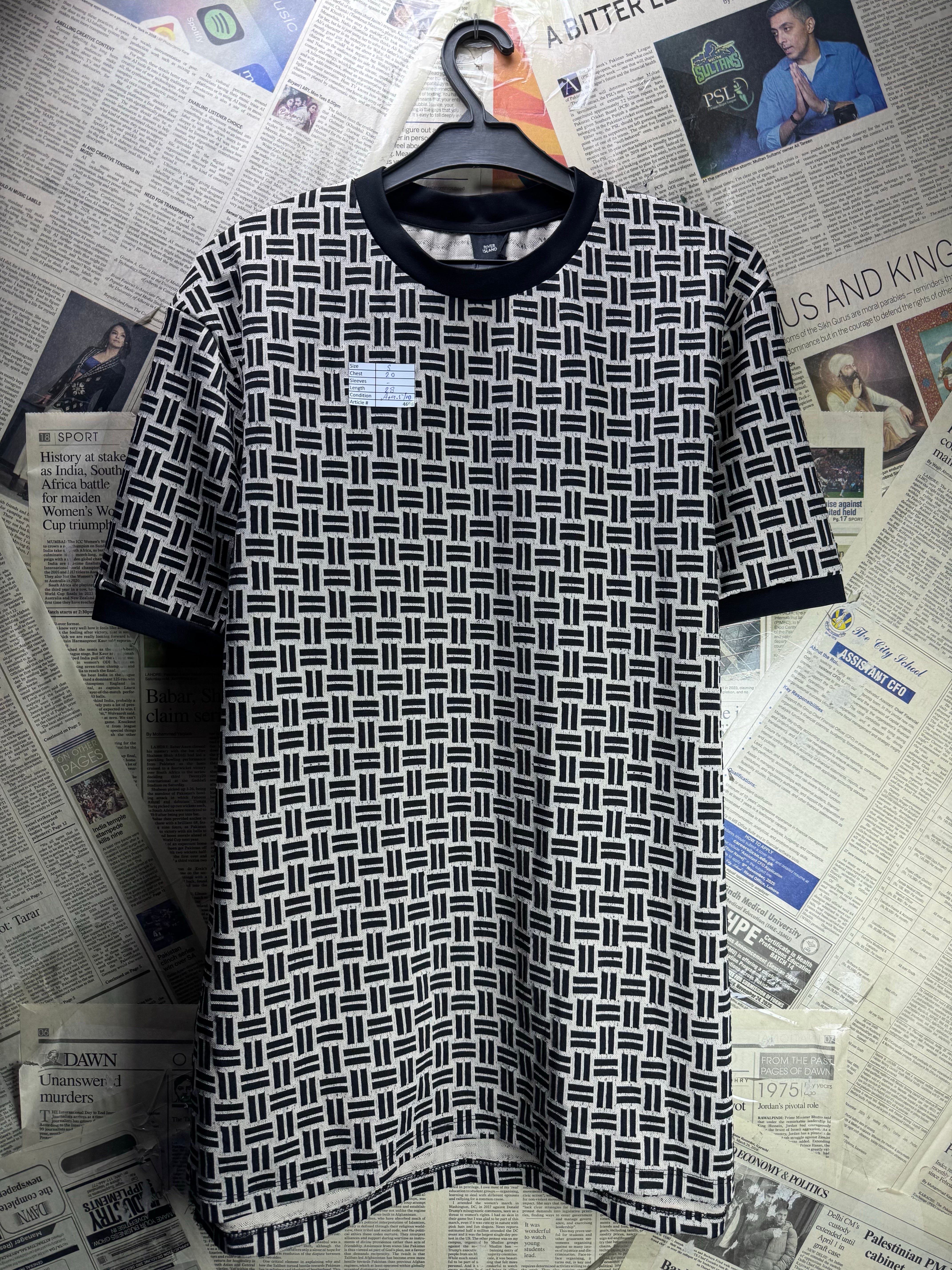 River Island® Small | Chest: 20" | Black | T-Shirt | Poly - Elastane | 4698 - Genuine Maal