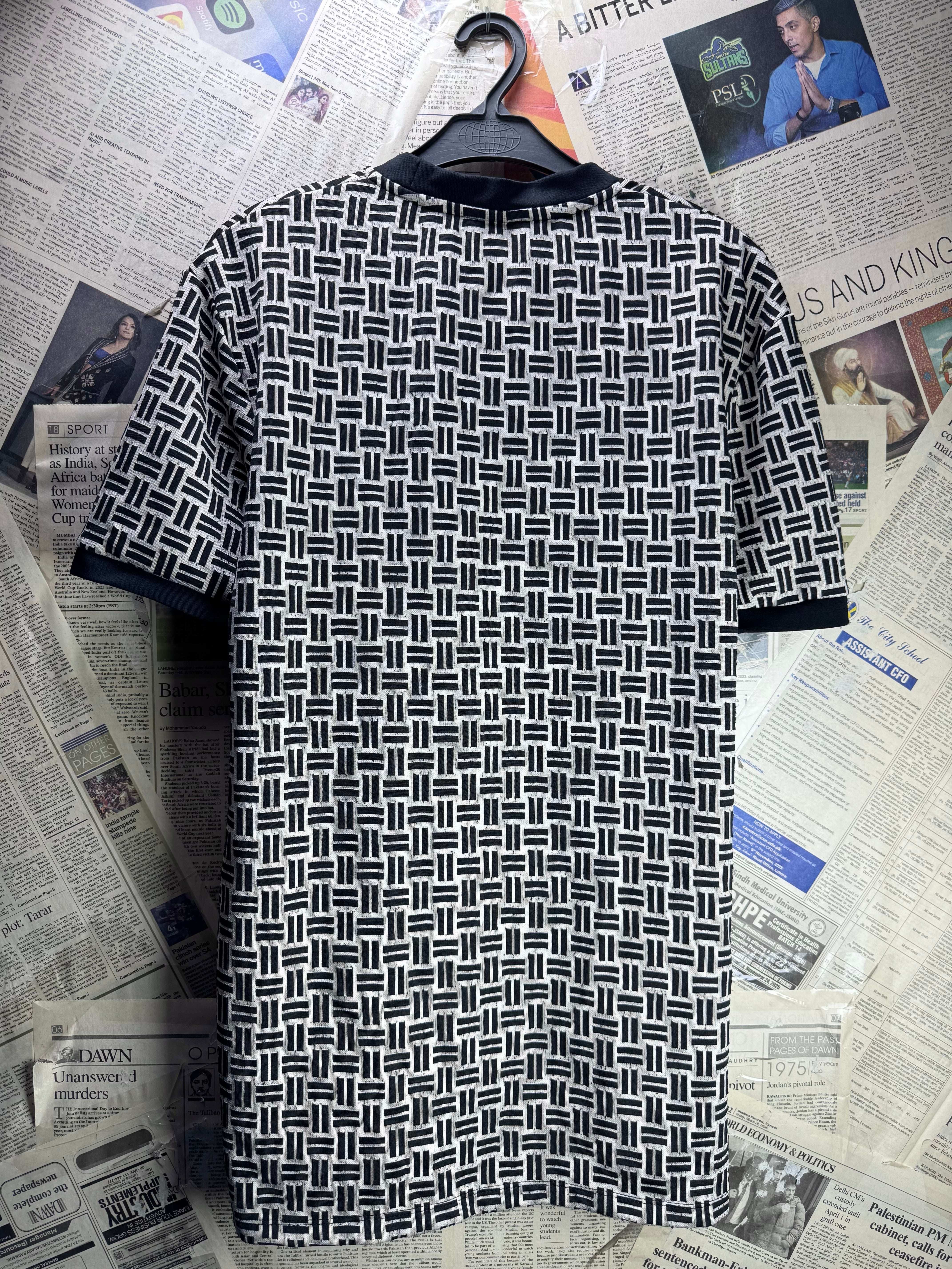 River Island® Small | Chest: 20" | Black | T-Shirt | Poly - Elastane | 4698 - Genuine Maal