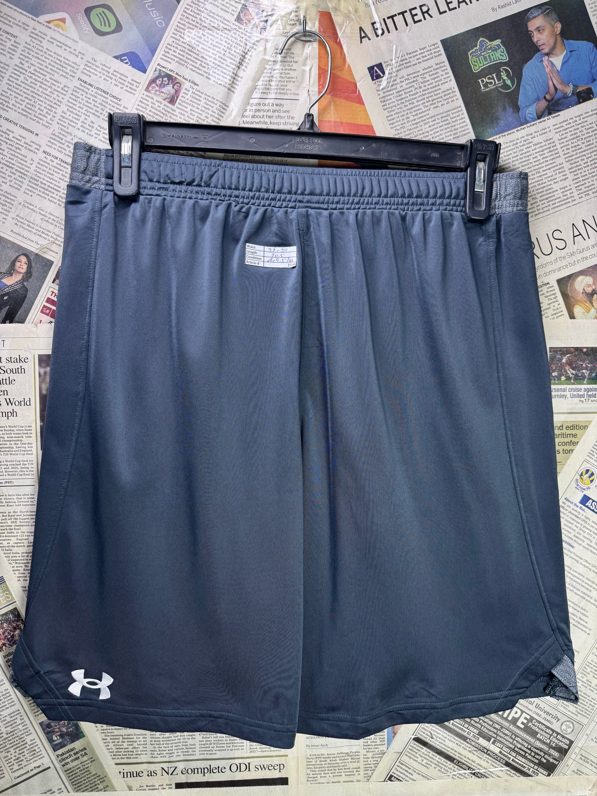 Under Armo*r® Waist: 32" to 34" | Grey | Sports Shorts | Poly | 1336 - Genuine Maal
