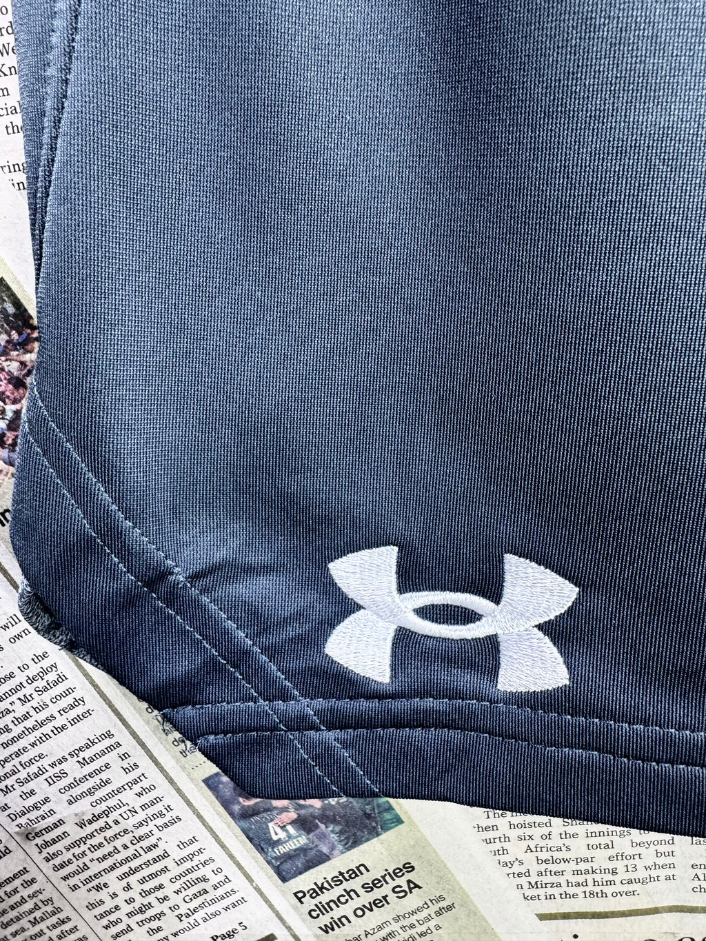 Under Armo*r® Waist: 32" to 34" | Grey | Sports Shorts | Poly | 1336 - Genuine Maal