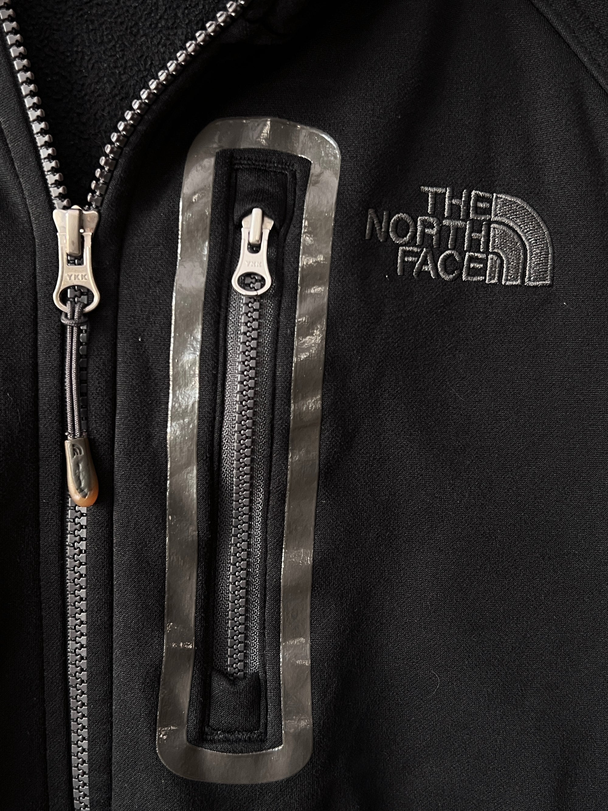 The North Face® Medium | Chest: 22.5 | Black | Jacket with Hoodie | 466 - Genuine Maal