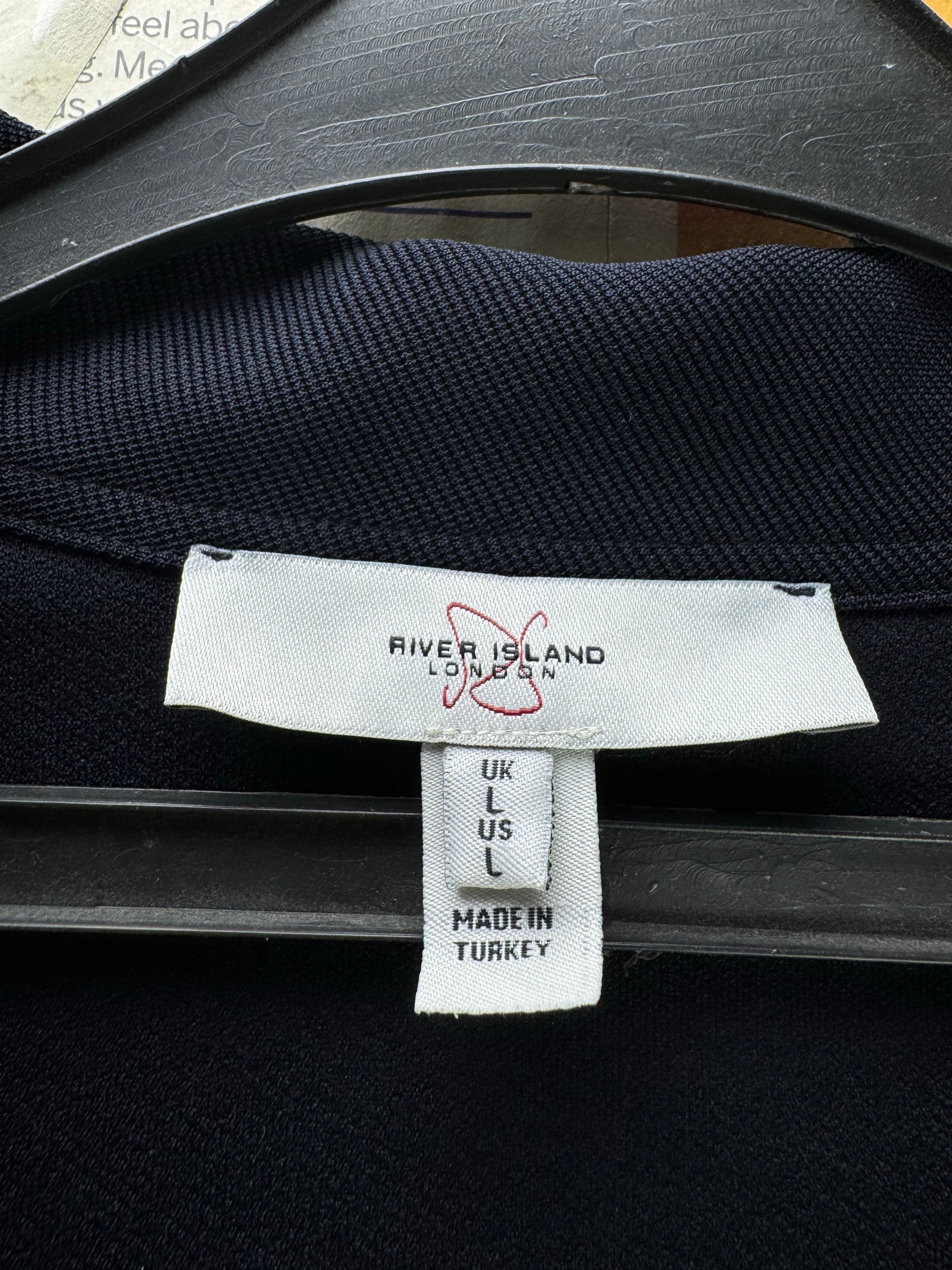 River Island® Large | Chest: 23.5" | Black | Camp Shirt | Poly - Elastane | 4886 - Genuine Maal