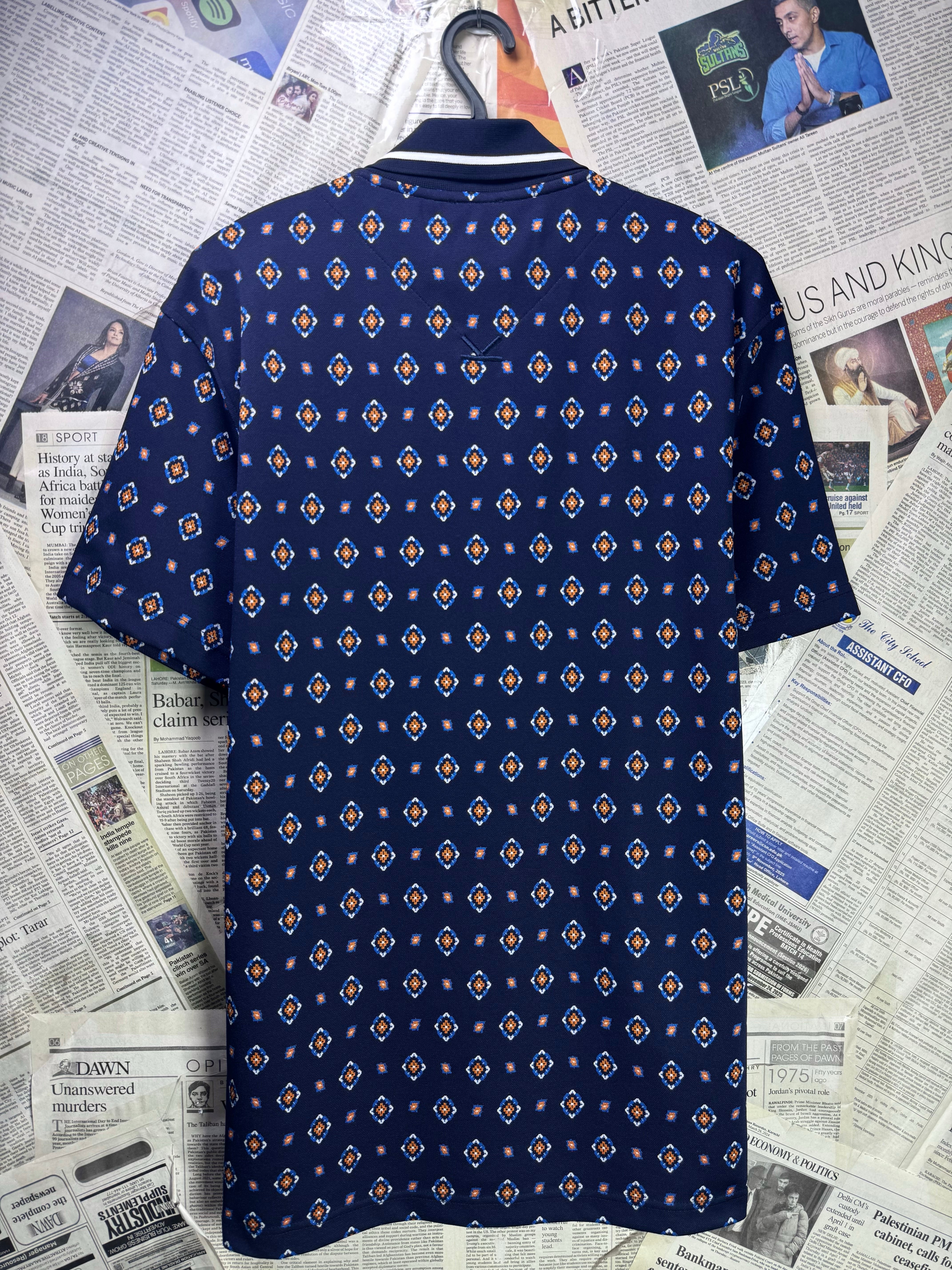 Kenzo Paris® Medium | Chest: 21.5" | Medallions Print | Polo | Polyamide - Elastane | Made in Portugal | 3532 - Genuine Maal