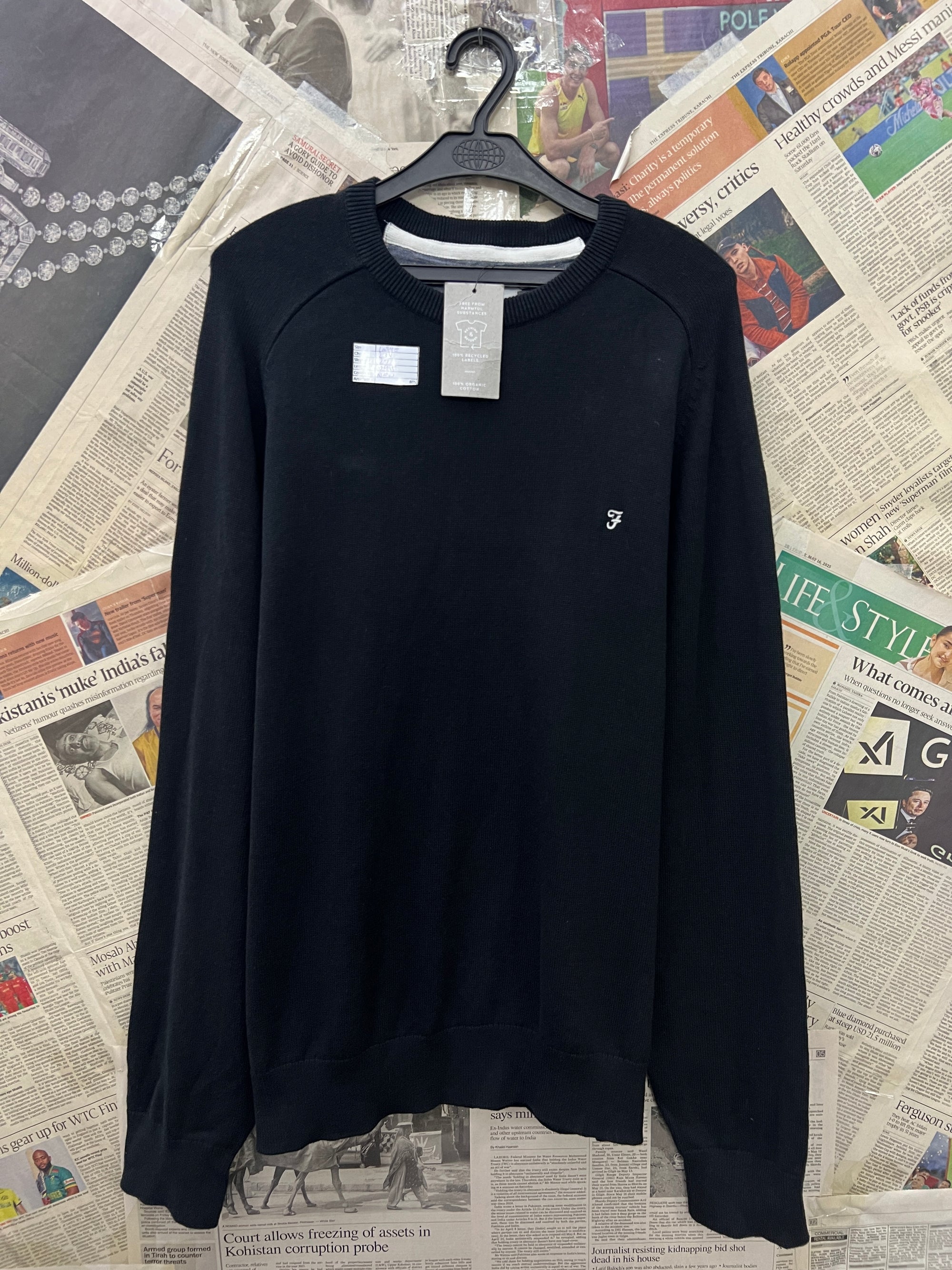 Farah® Large | Chest: 23" | Black | Sweat Shirt | 805 - Genuine Maal