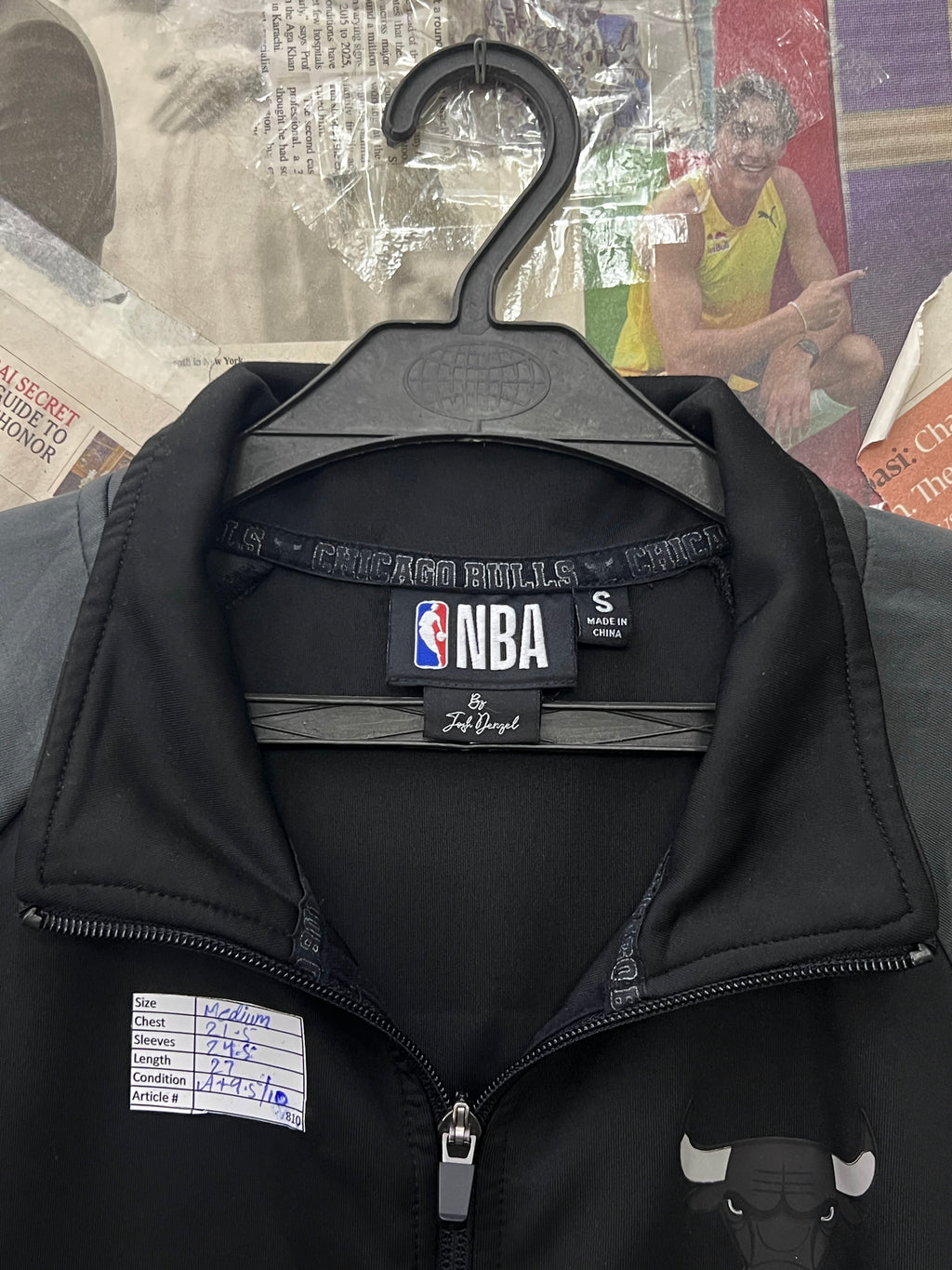 Chicago Bulls® Medium | Chest: 21.5 | Black | Jacket | 810 - Genuine Maal