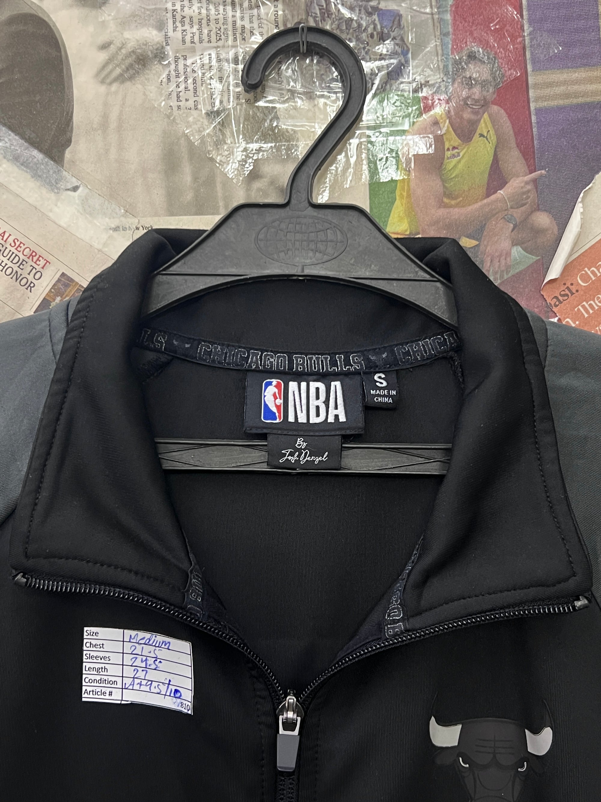 Chicago Bulls® Medium | Chest: 21.5 | Black | Jacket | 810 - Genuine Maal