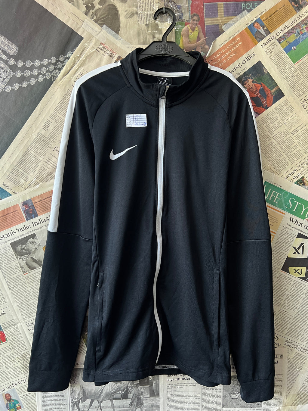 N*ke® Small | Chest: 20.5" | Black | Jacket | 799 - Genuine Maal