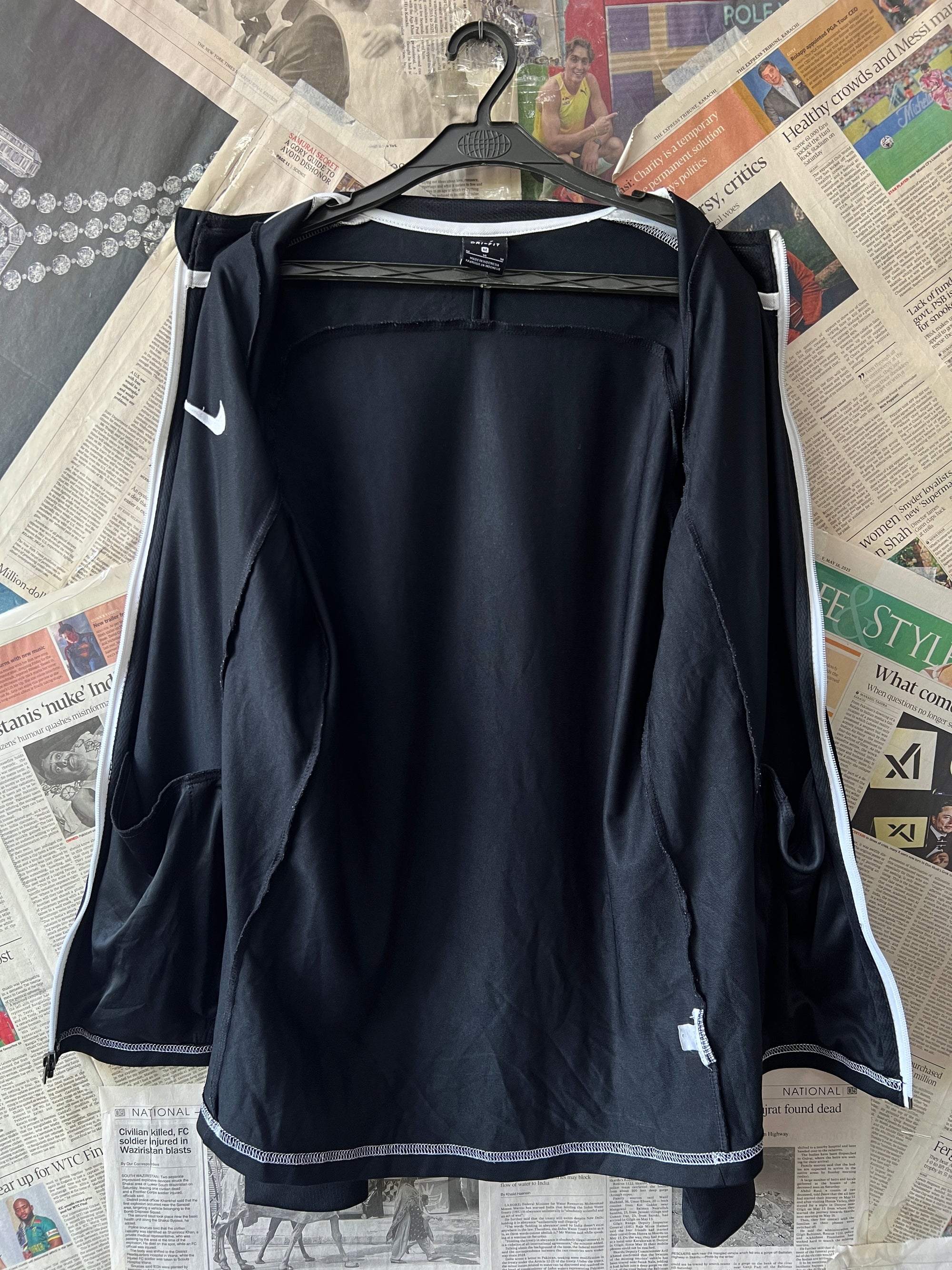 N*ke® Small | Chest: 20.5" | Black | Jacket | 799 - Genuine Maal