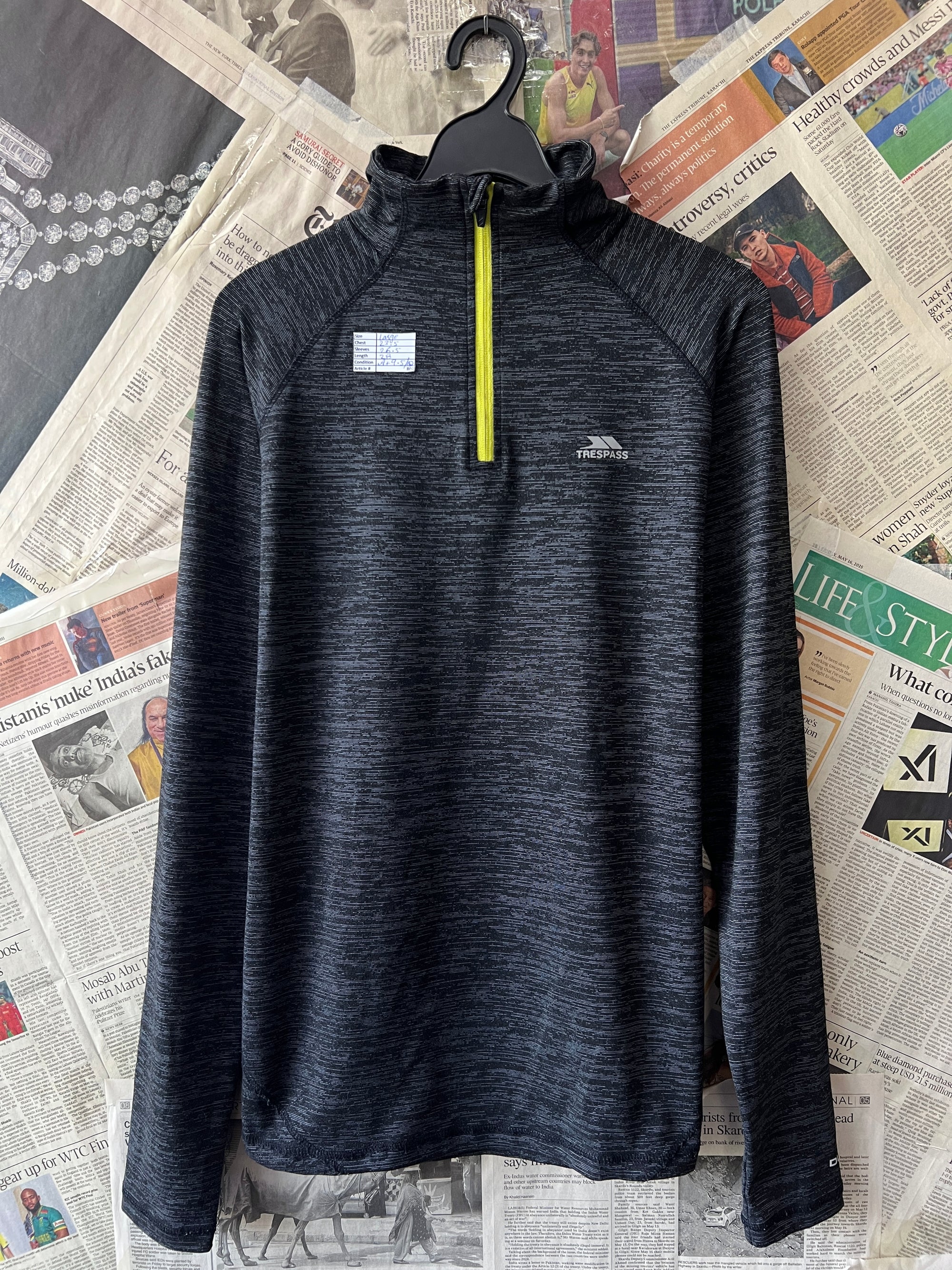 Trespass® Large | Chest: 23.5" | Charcoal | Quarter Zip Pullover | 802 - Genuine Maal