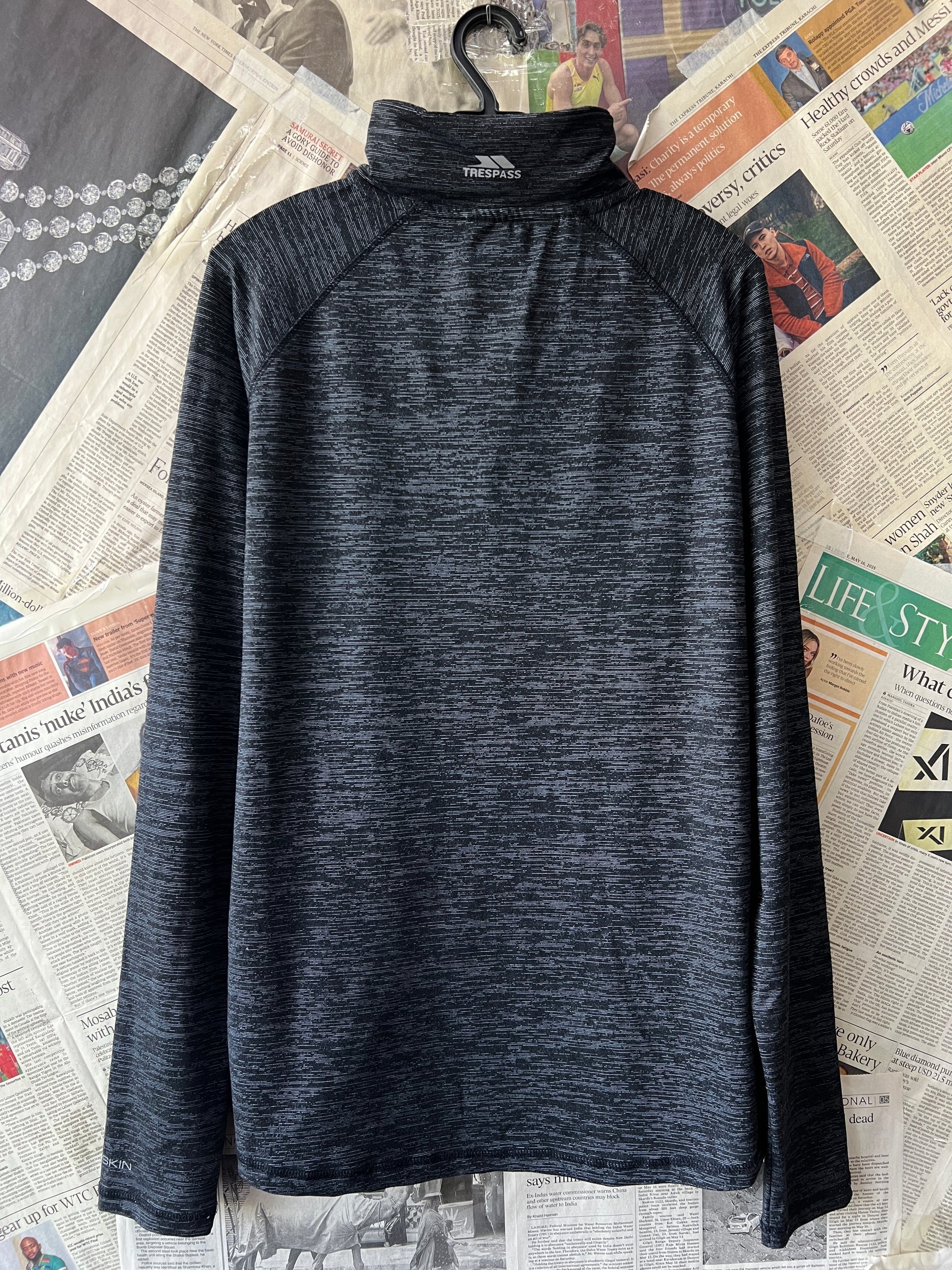 Trespass® Large | Chest: 23.5" | Charcoal | Quarter Zip Pullover | 802 - Genuine Maal