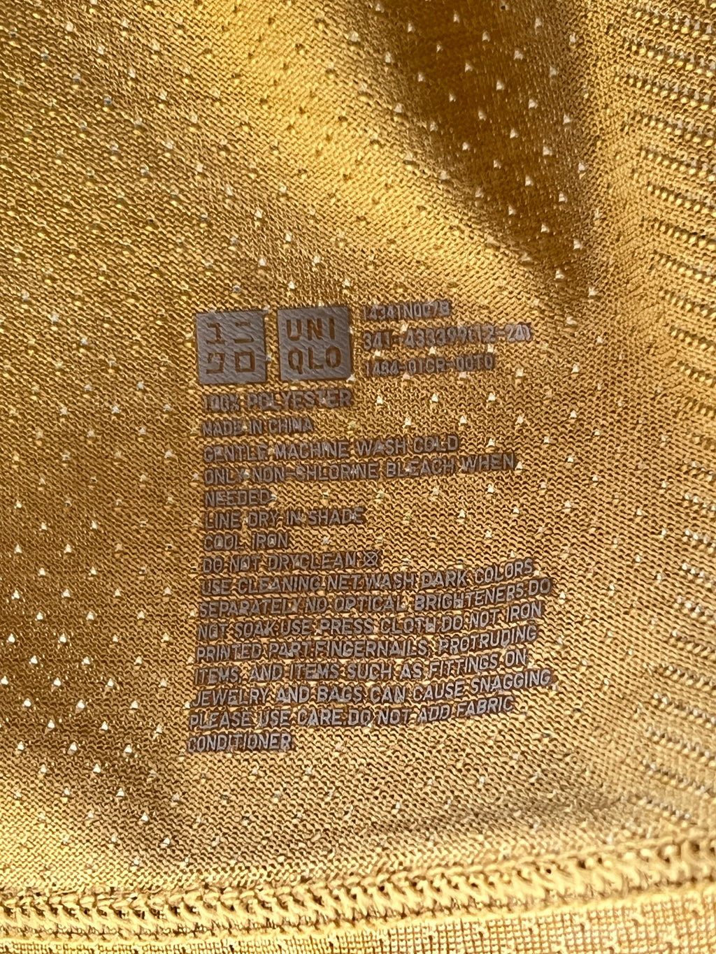 UNIQLO® Mustard | Small | Chest: 19" | T35 - Genuine Maal