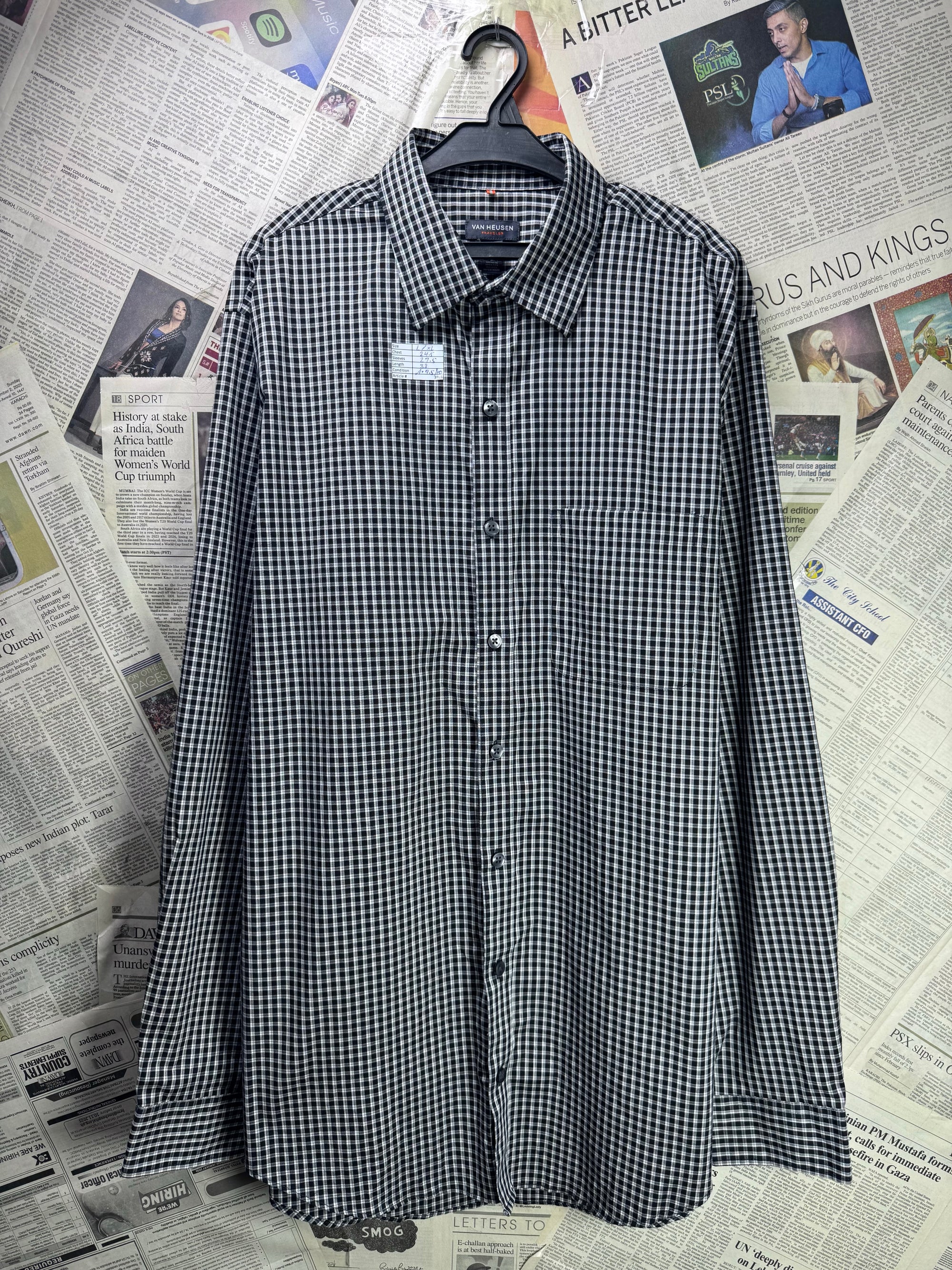 Van Heusen® L/XL | Chest: 24.5" | Black & White Check | Shirt | Cotton - Poly - Spandex | 3965 - Genuine Maal