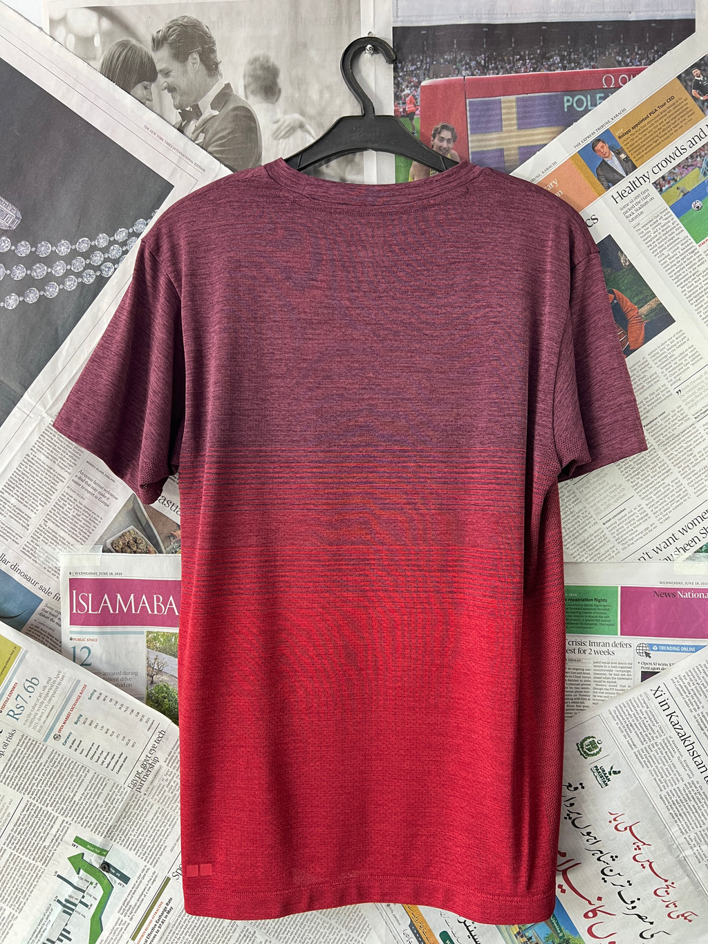 UNIQLO® Red | XS | Chest: 18" | T60 - Genuine Maal