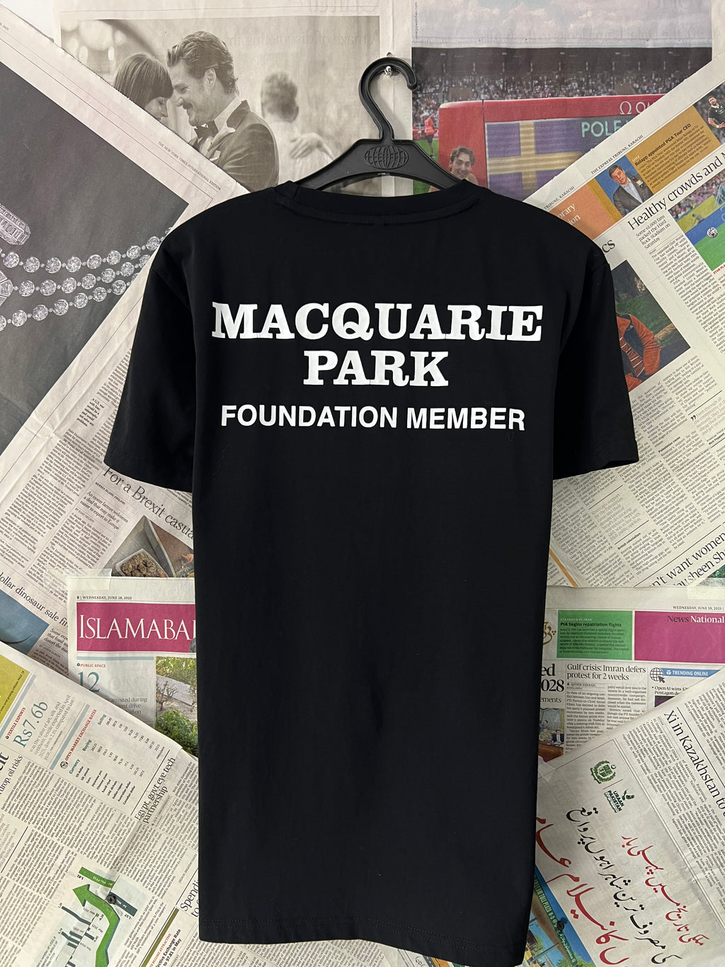 WORLD GYM® Black | Small | Chest: 19" | T74 - Genuine Maal