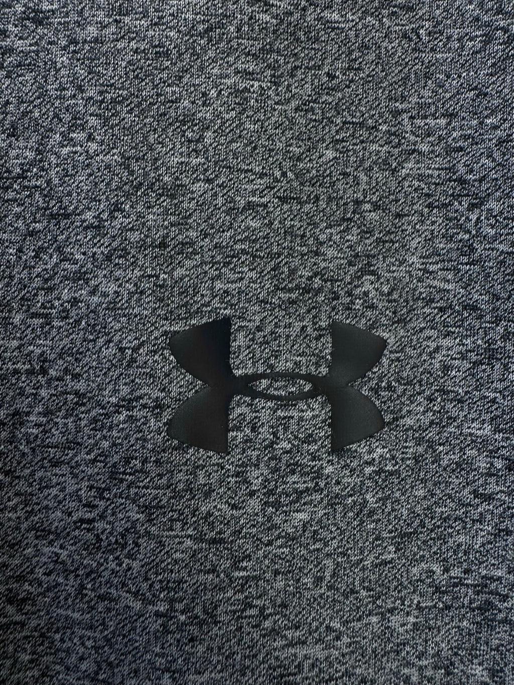 Under Armo*r® Medium | Chest: 21.5" | Heather Grey | Sports T-Shirt | Poly | 3961 - Genuine Maal