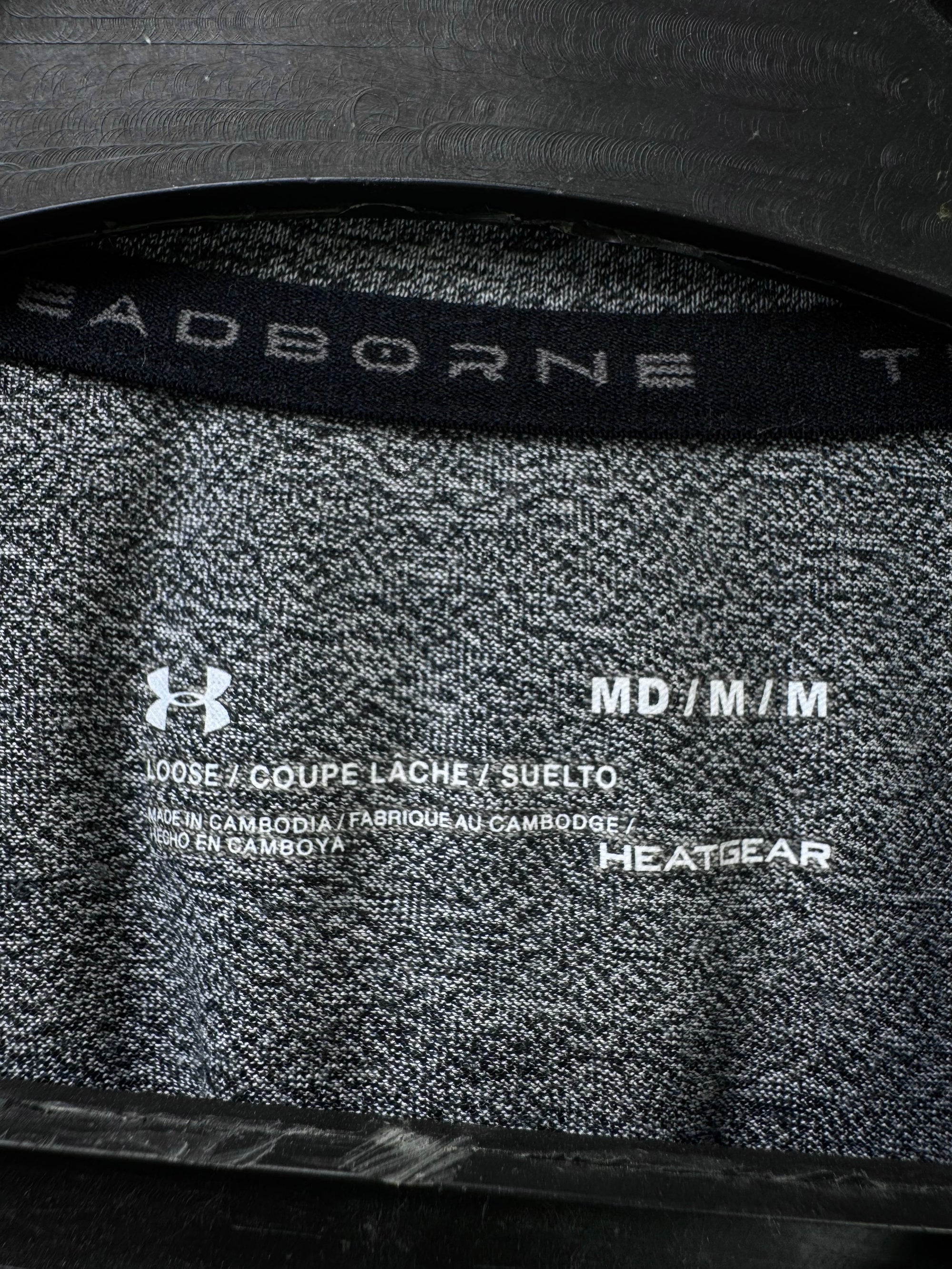 Under Armo*r® Medium | Chest: 21.5" | Heather Grey | Sports T-Shirt | Poly | 3961 - Genuine Maal