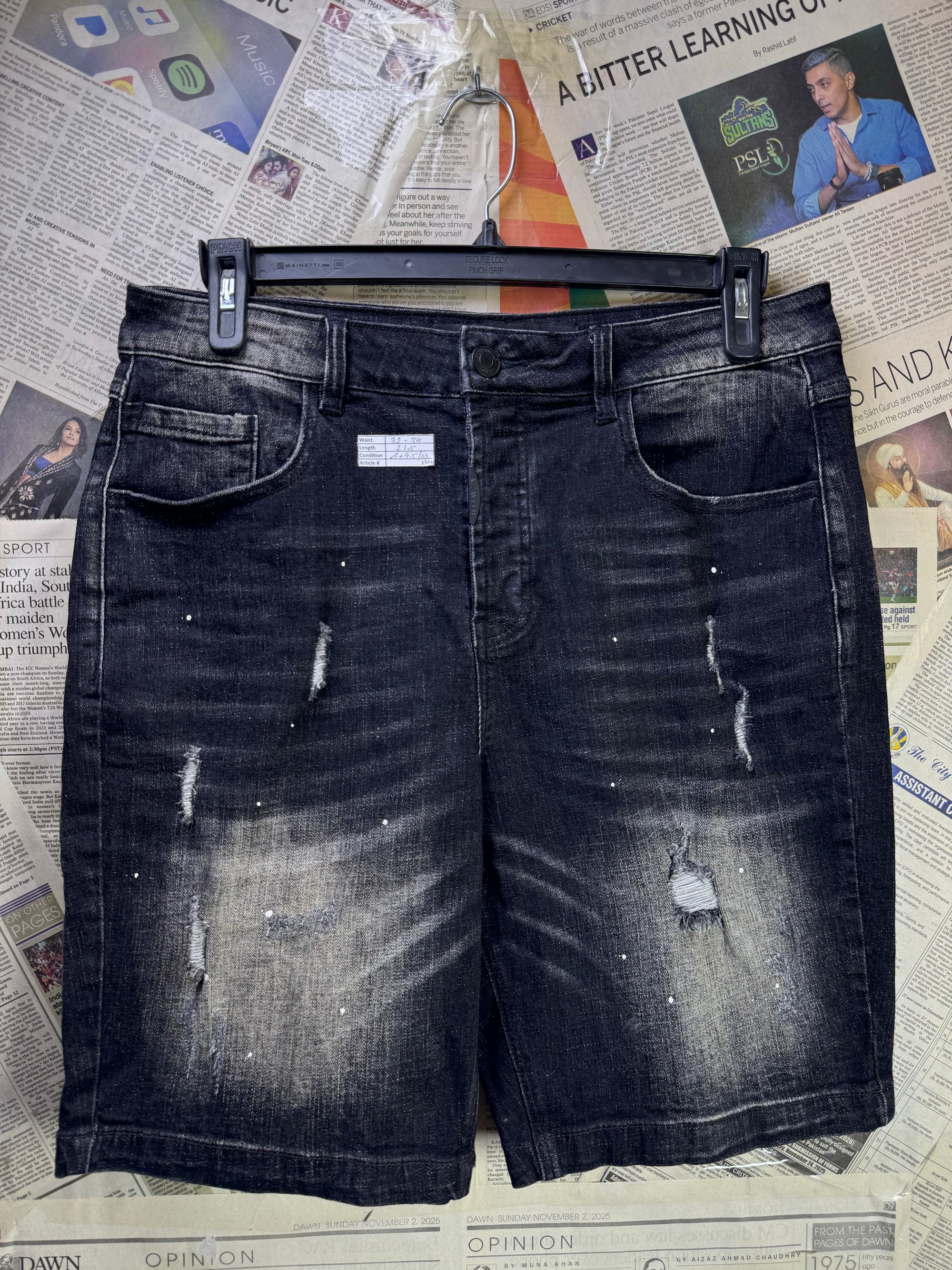 A.Zavetti® Waist: 32" to 34" | Black | Distressed Denim Shorts | Cotton - Poly - Visc - Elastane | 1344 - Genuine Maal