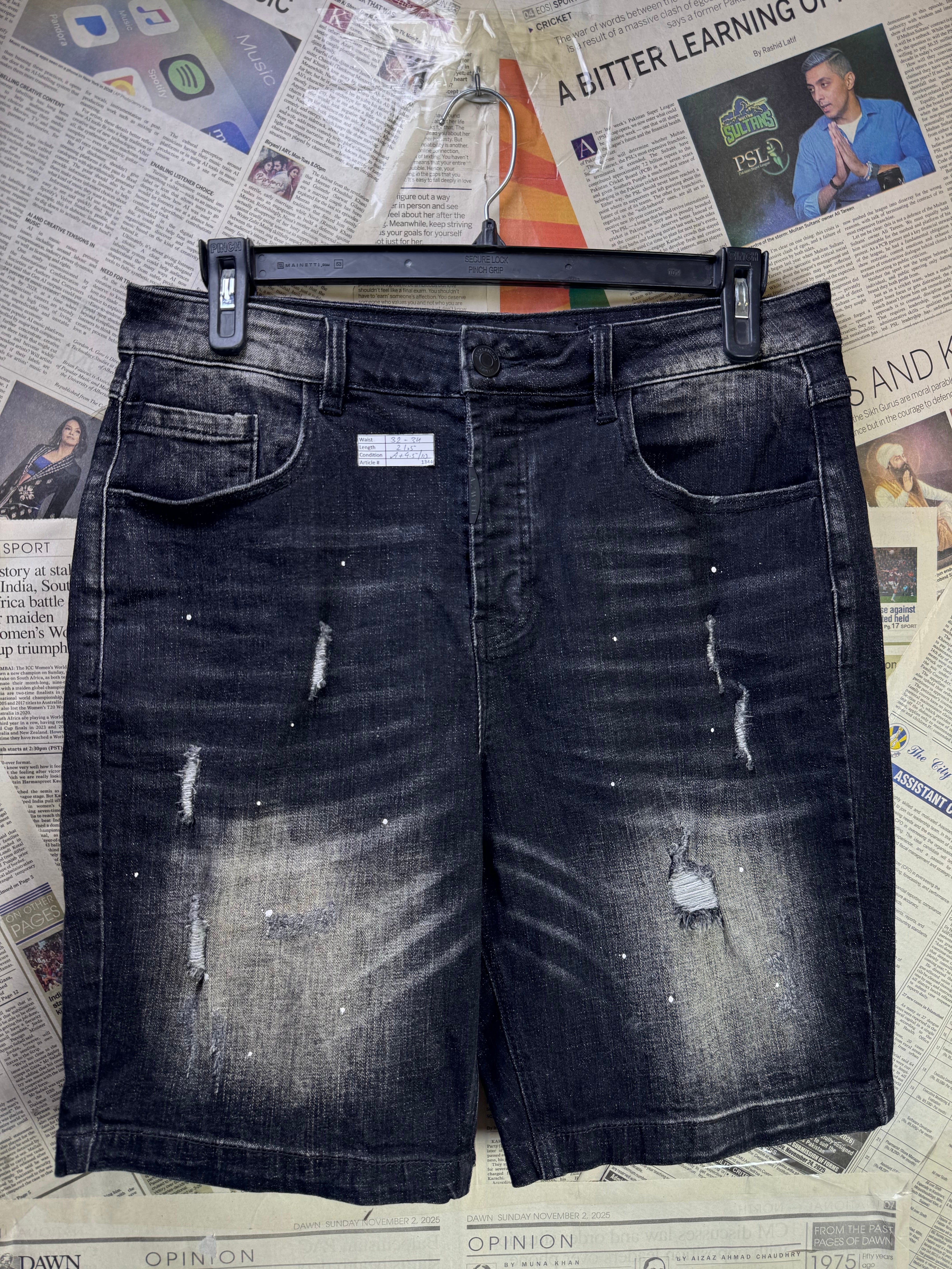 A.Zavetti® Waist: 32" to 34" | Black | Distressed Denim Shorts | Cotton - Poly - Visc - Elastane | 1344 - Genuine Maal