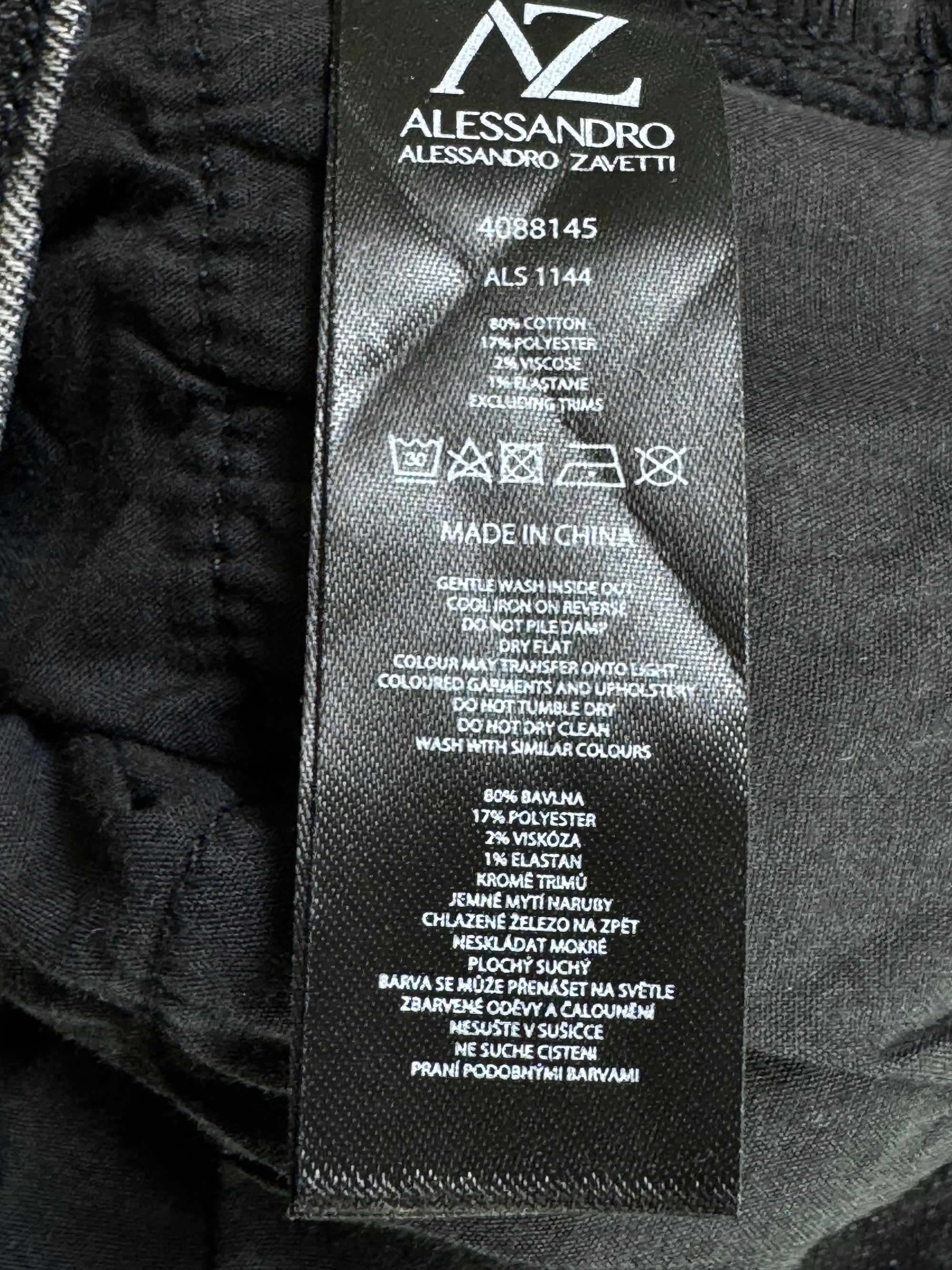 A.Zavetti® Waist: 32" to 34" | Black | Distressed Denim Shorts | Cotton - Poly - Visc - Elastane | 1344 - Genuine Maal