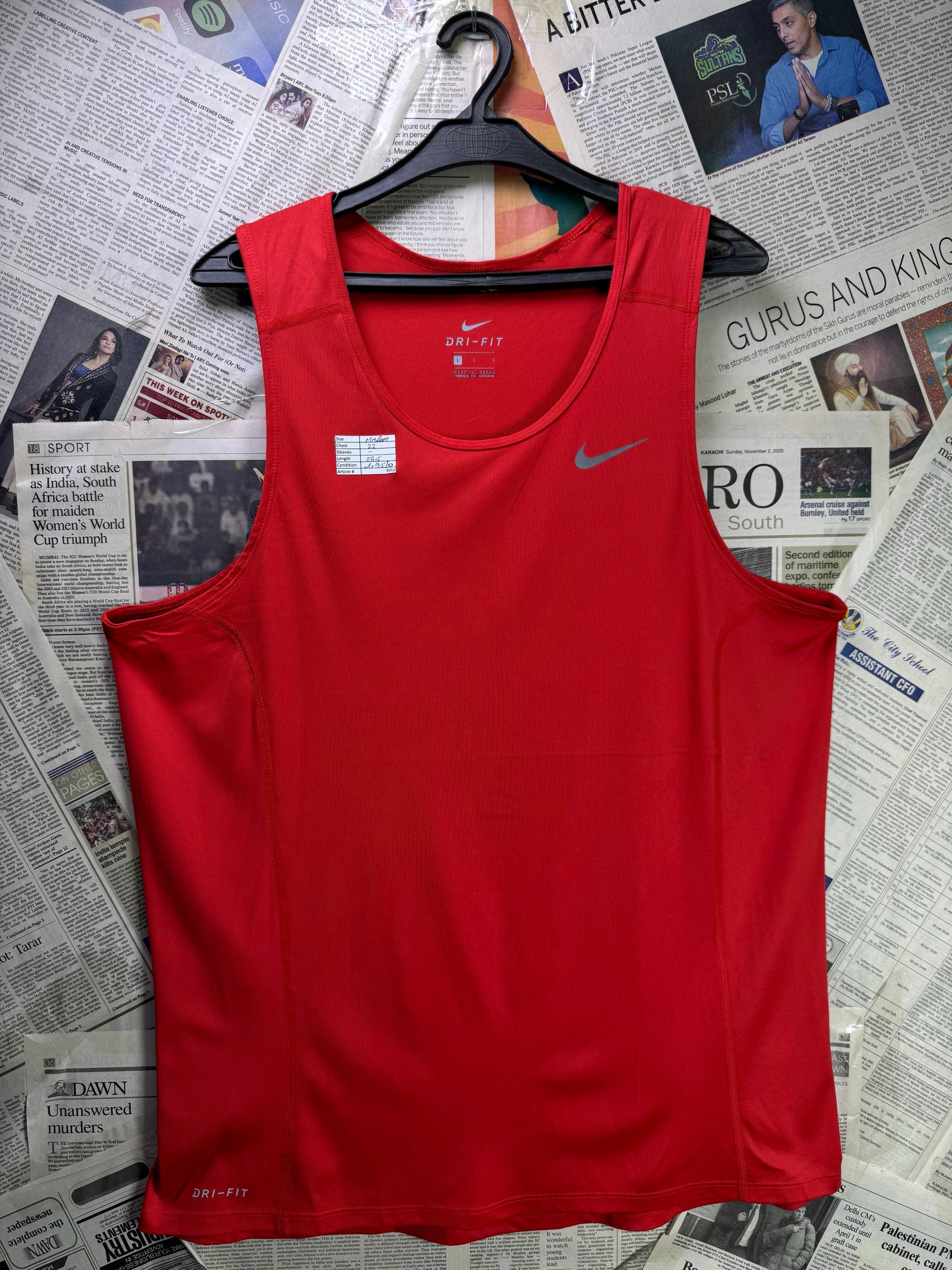 N*ke® Medium | Chest: 22" | Red - Orange | Dri - Fit Sports Tango | Poly | 3955 - Genuine Maal