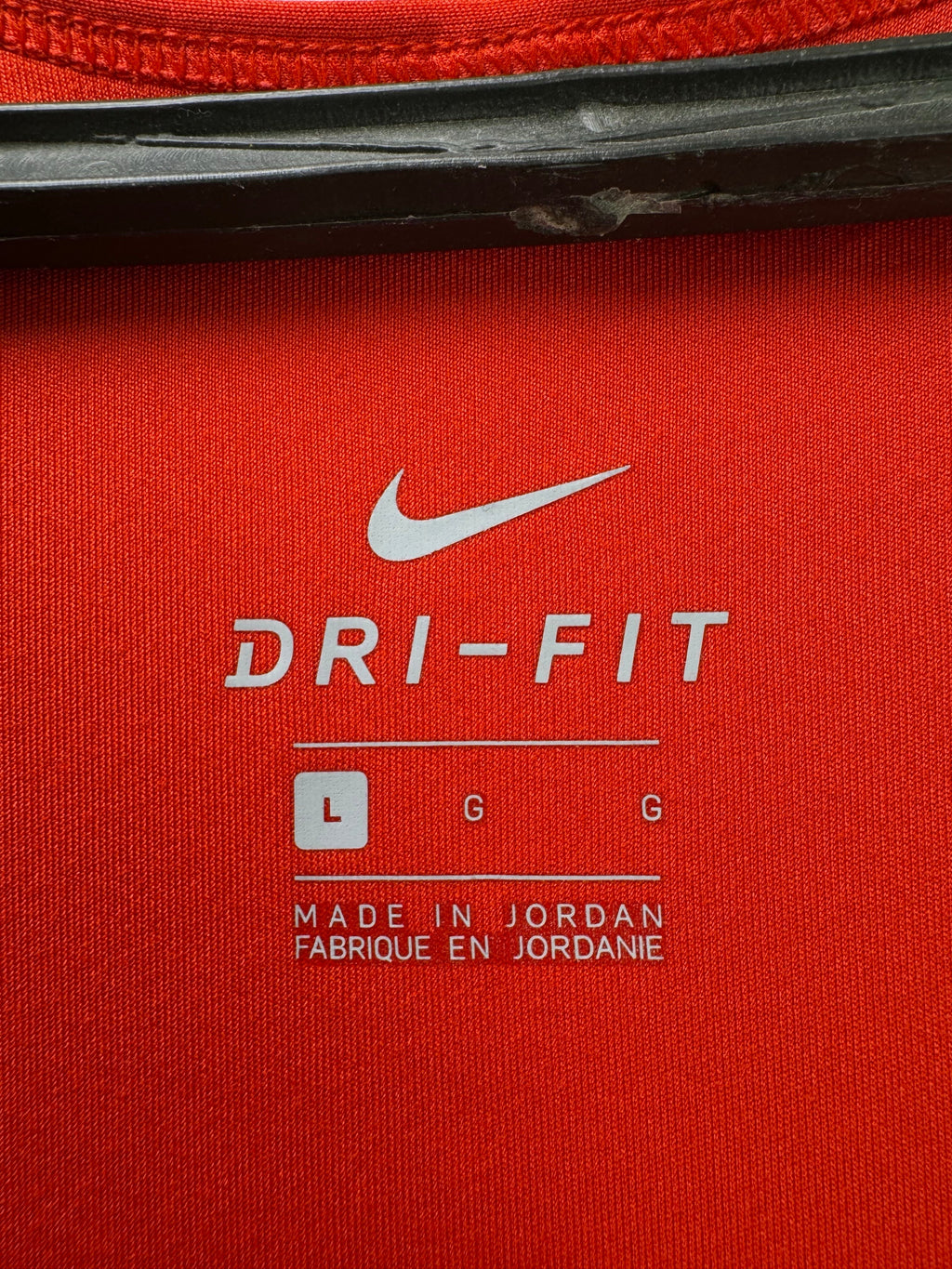 N*ke® Medium | Chest: 22" | Red - Orange | Dri - Fit Sports Tango | Poly | 3955 - Genuine Maal