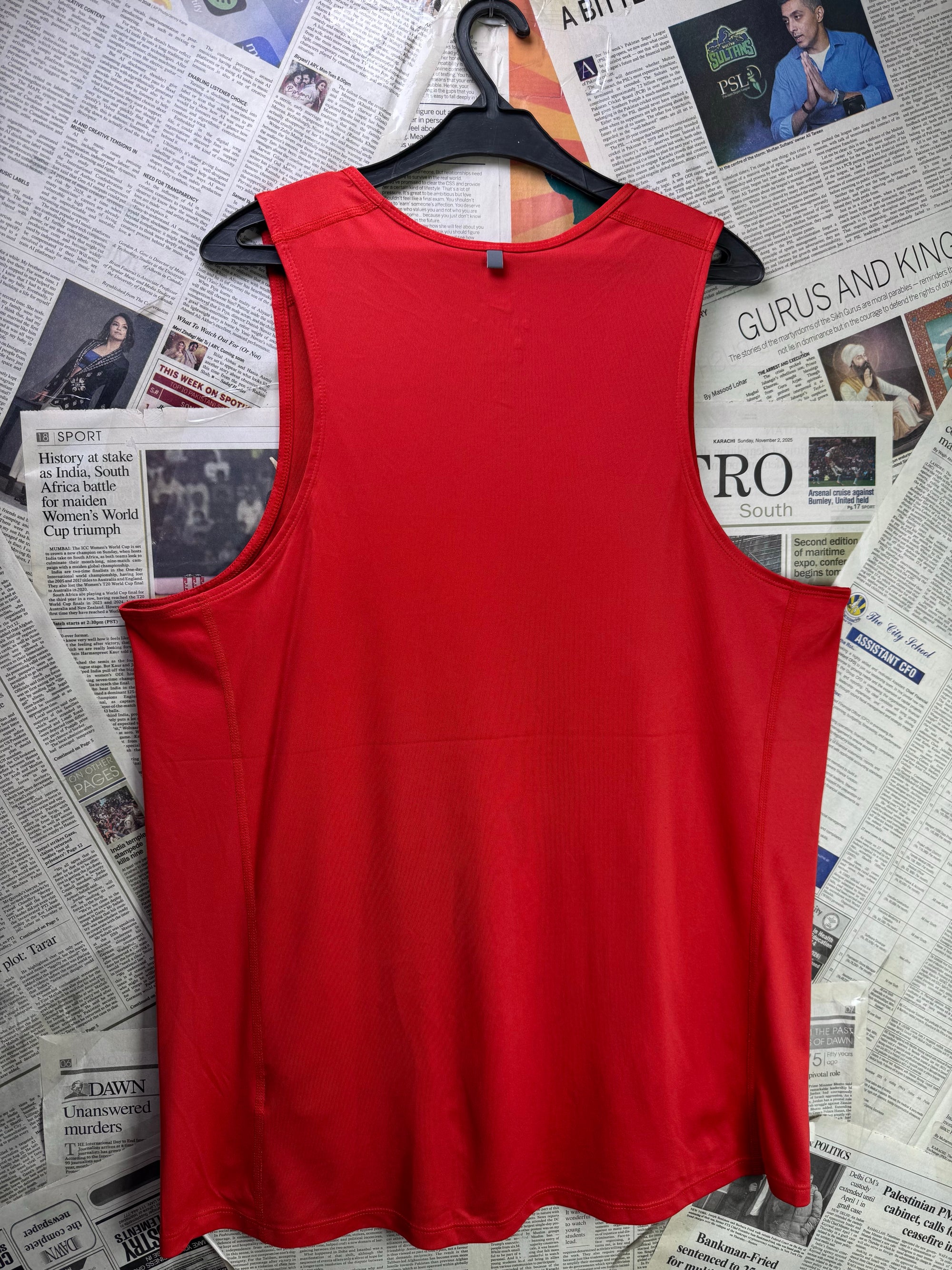 N*ke® Medium | Chest: 22" | Red - Orange | Dri - Fit Sports Tango | Poly | 3955 - Genuine Maal