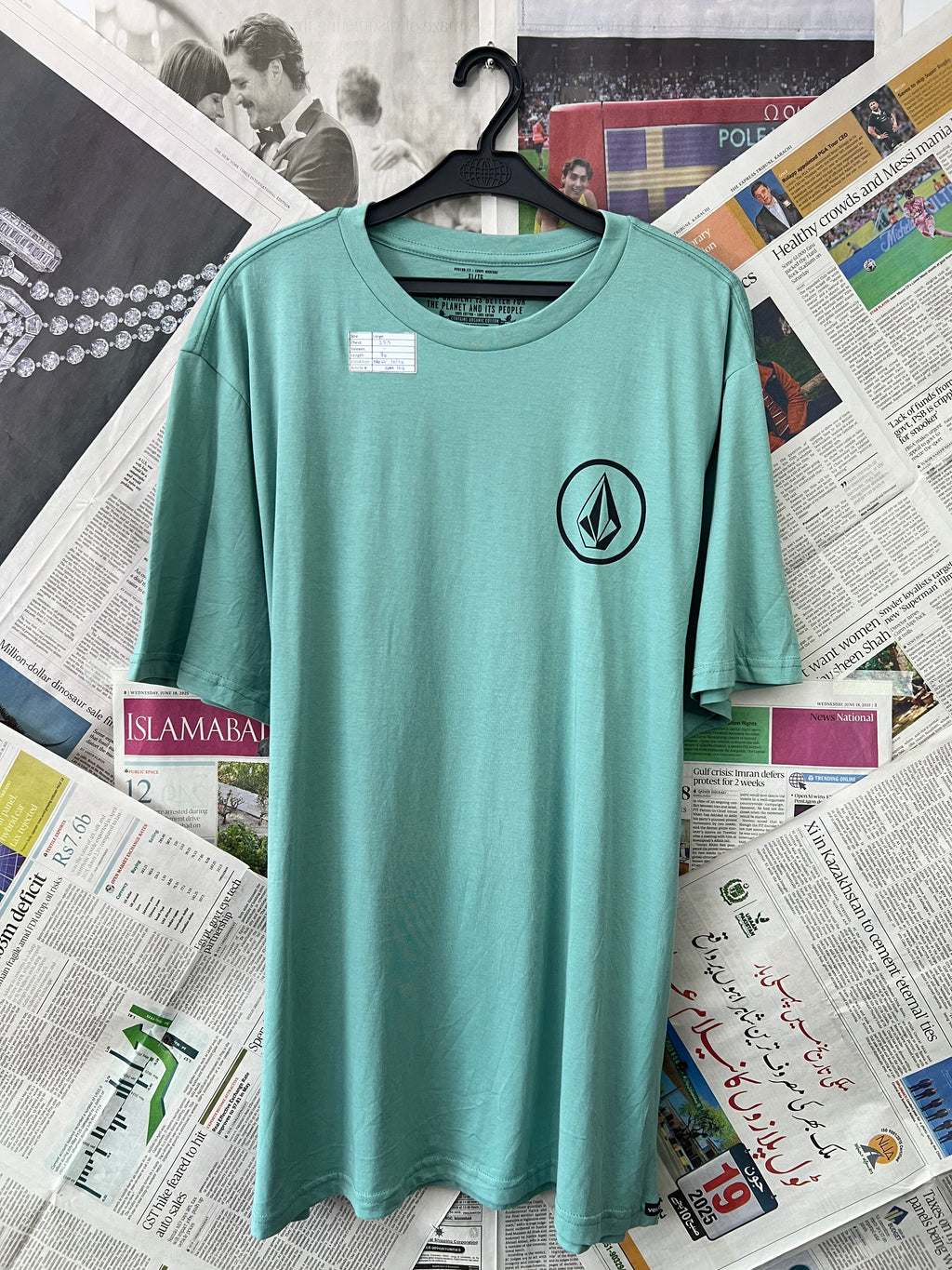 VOLCOM® Cucumber | Large | Chest: 23.5" | T106 - Genuine Maal