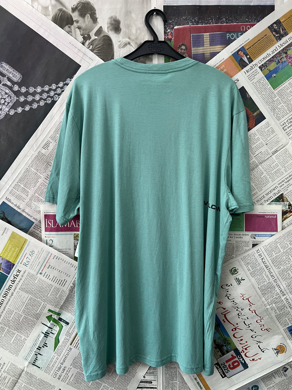 VOLCOM® Cucumber | Large | Chest: 23.5" | T106 - Genuine Maal