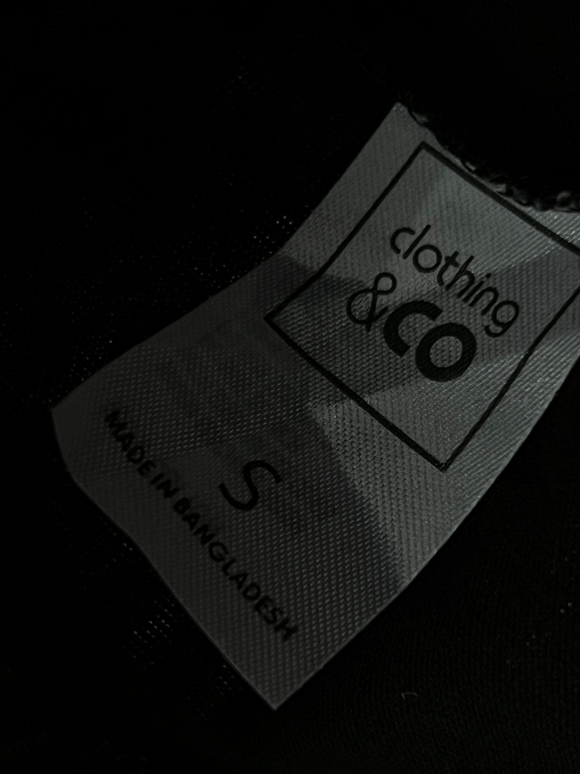 CLOTHING & CO.® Black | Small | Chest: 20" | T118 - Genuine Maal