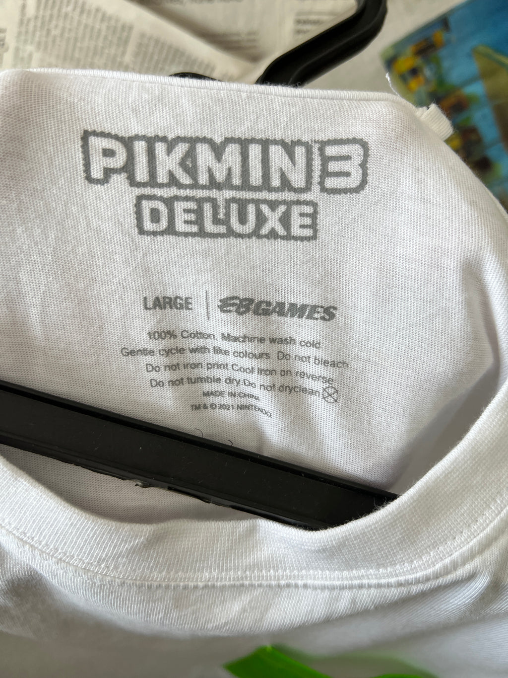 PIKMIN® White | Small | Chest: 21" | T119 - Genuine Maal