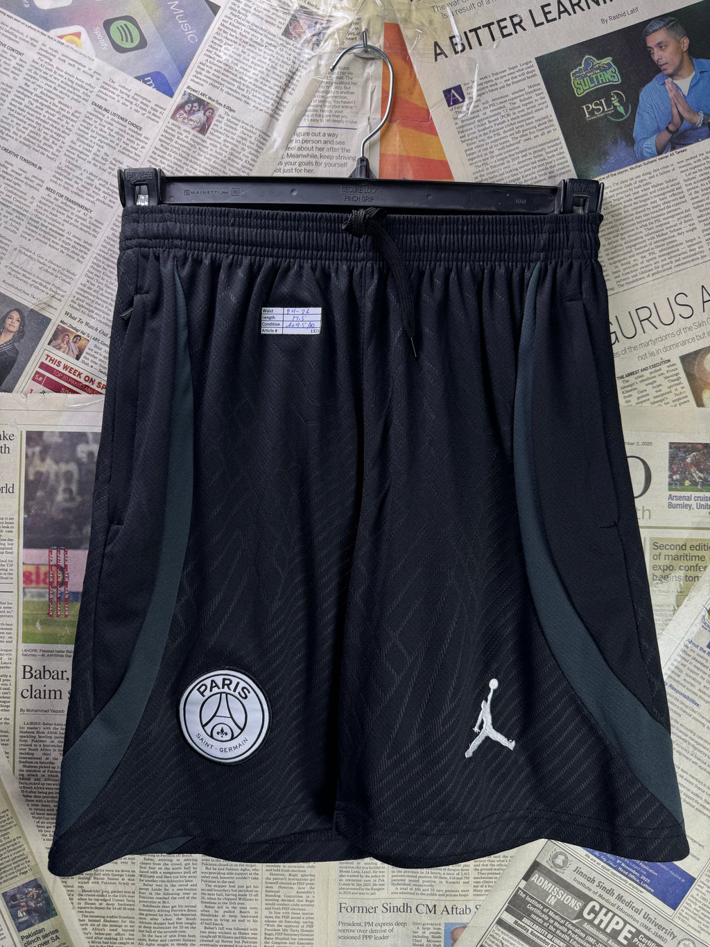 N*ke® Waist: 24" to 26" | Black | Sports Shorts | Poly | 1325 - Genuine Maal