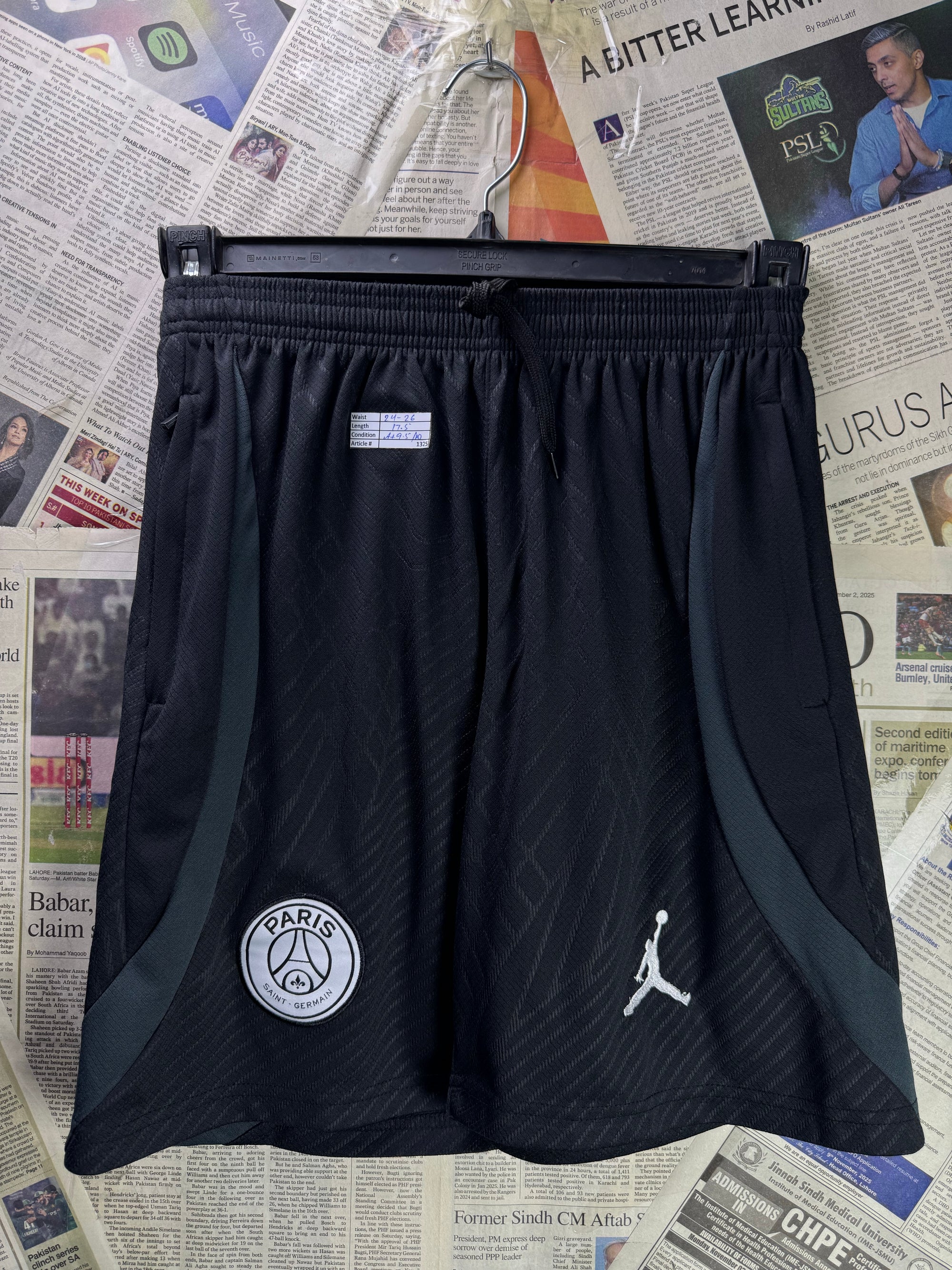 N*ke® Waist: 24" to 26" | Black | Sports Shorts | Poly | 1325 - Genuine Maal