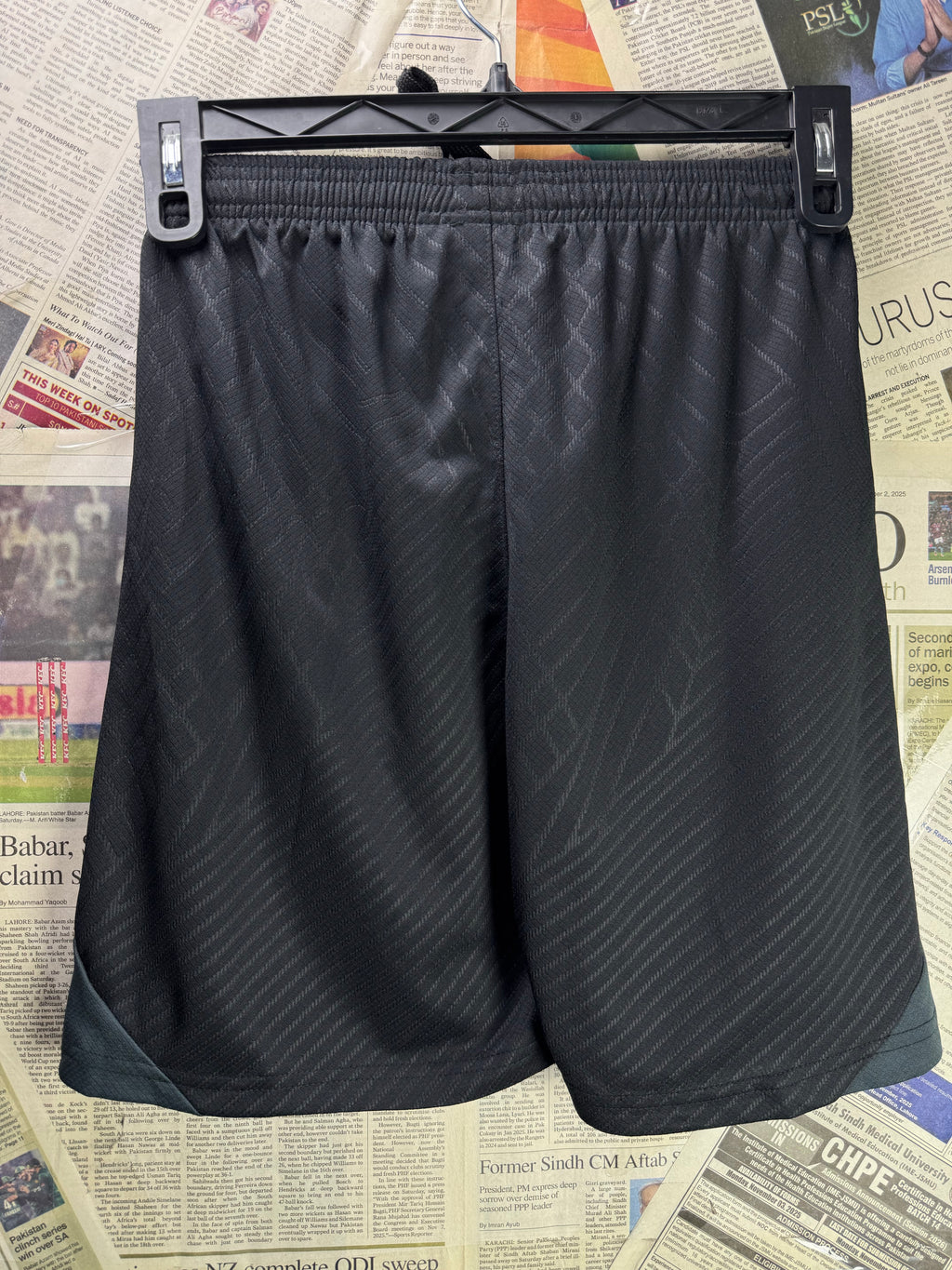 N*ke® Waist: 24" to 26" | Black | Sports Shorts | Poly | 1325 - Genuine Maal