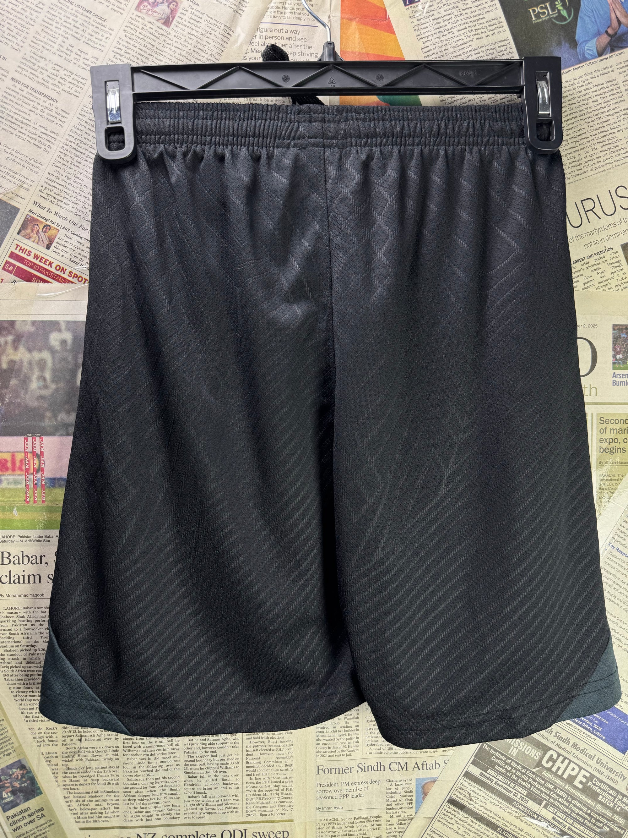 N*ke® Waist: 24" to 26" | Black | Sports Shorts | Poly | 1325 - Genuine Maal