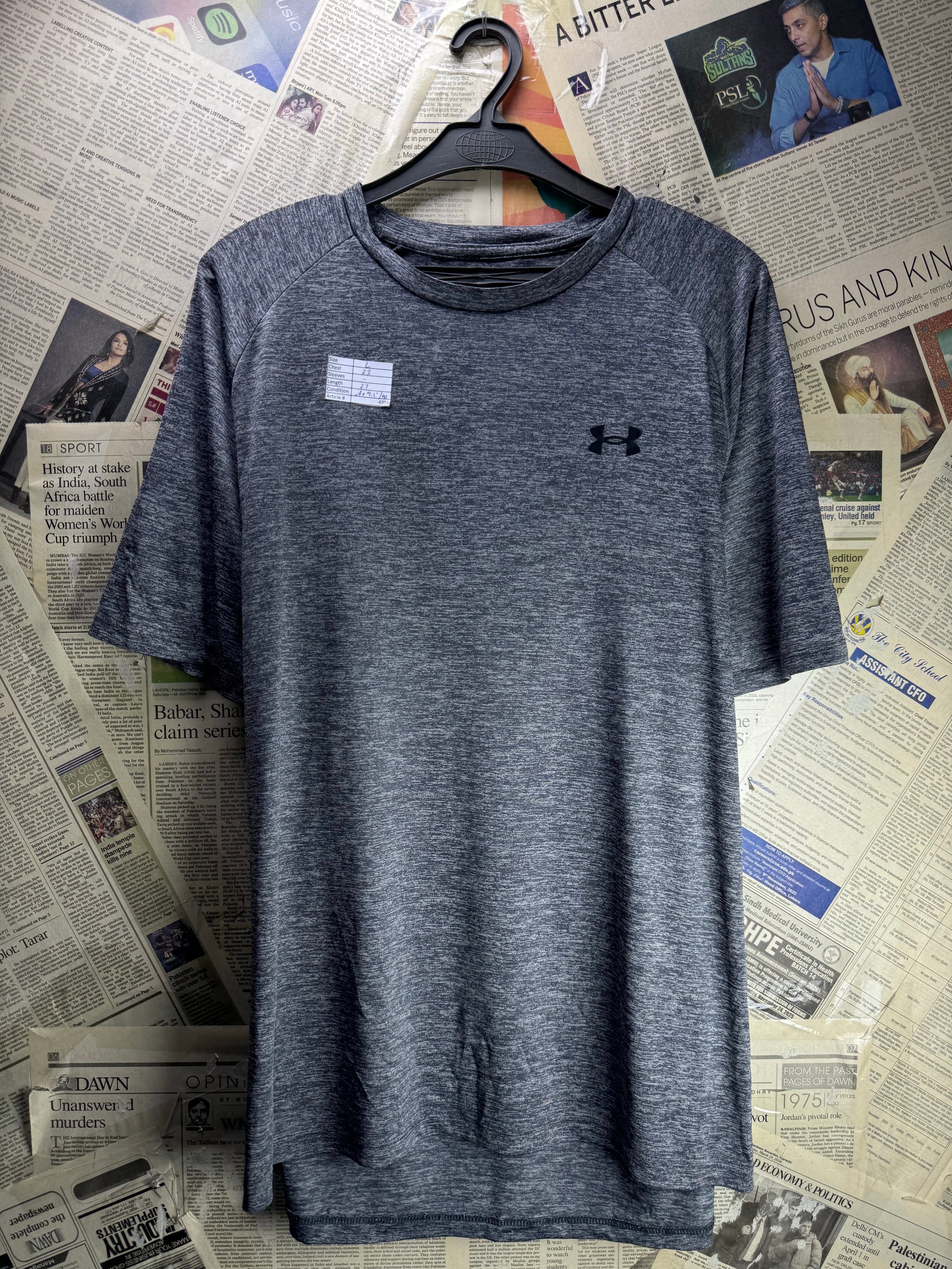 Under Armo*r® Large | Chest: 23" | Grey | Sports T-Shirt | Polyester | 4956