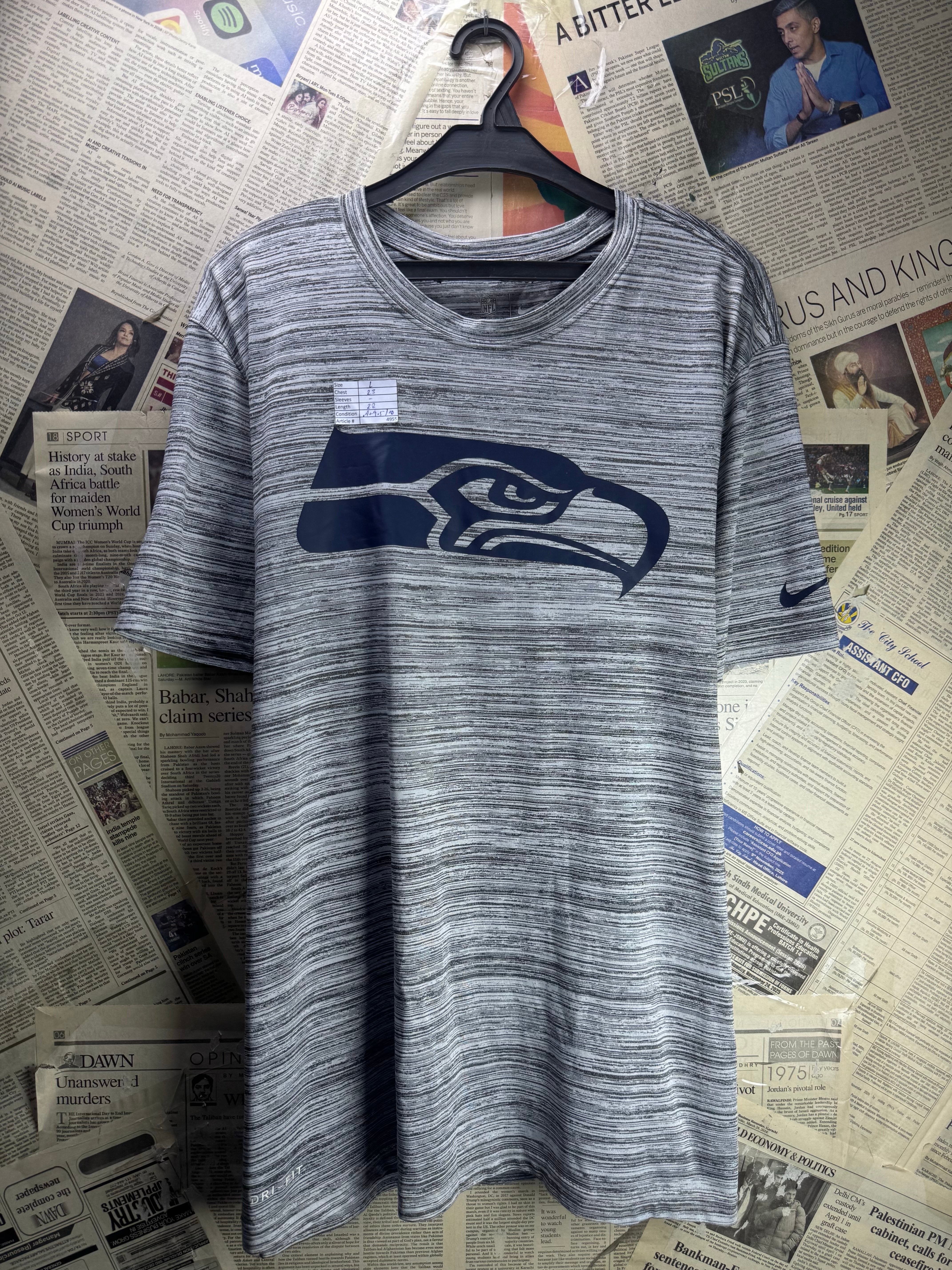 N*ke® Large | Chest: 23" | Grey | Sports NFL T-Shirt | Polyester | 4955