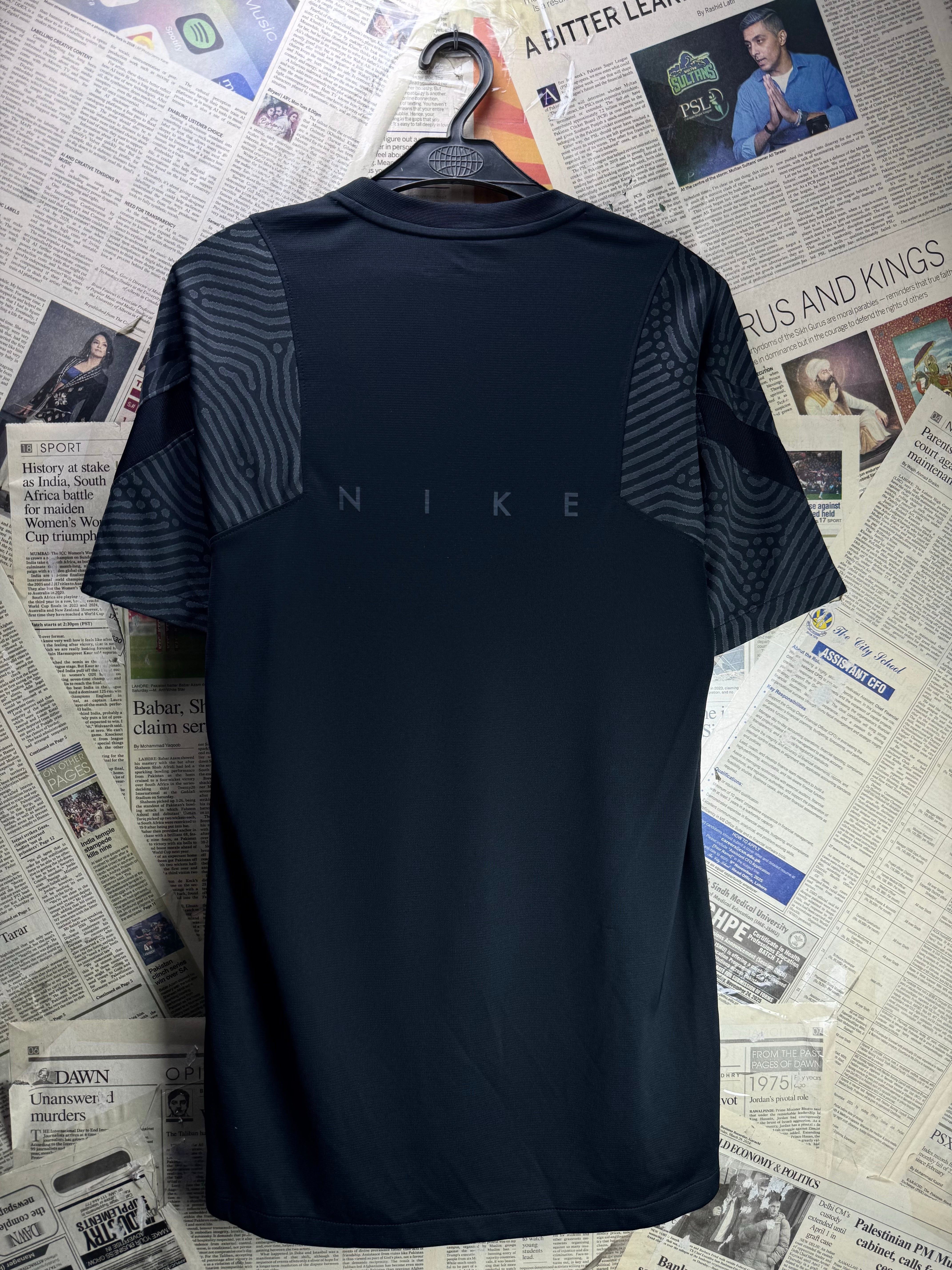 N*ke® XS | Chest: 18" | Black | Sports T-Shirt | Polyester | 4949 - Genuine Maal