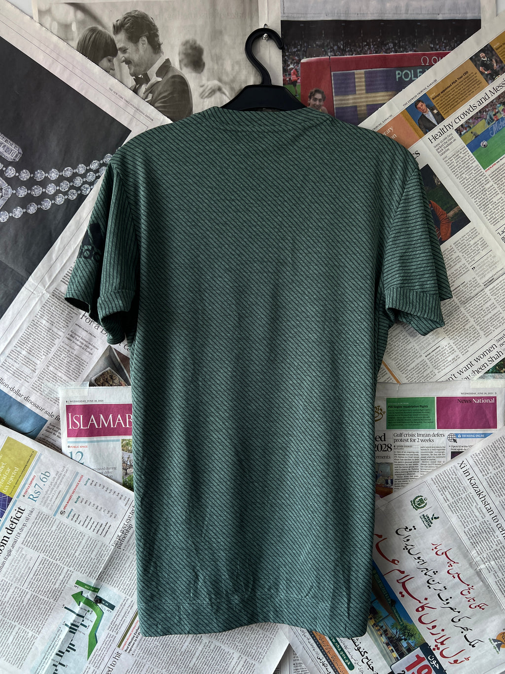 ADIDAS® Green | Small | Chest: 19" | T157 - Genuine Maal