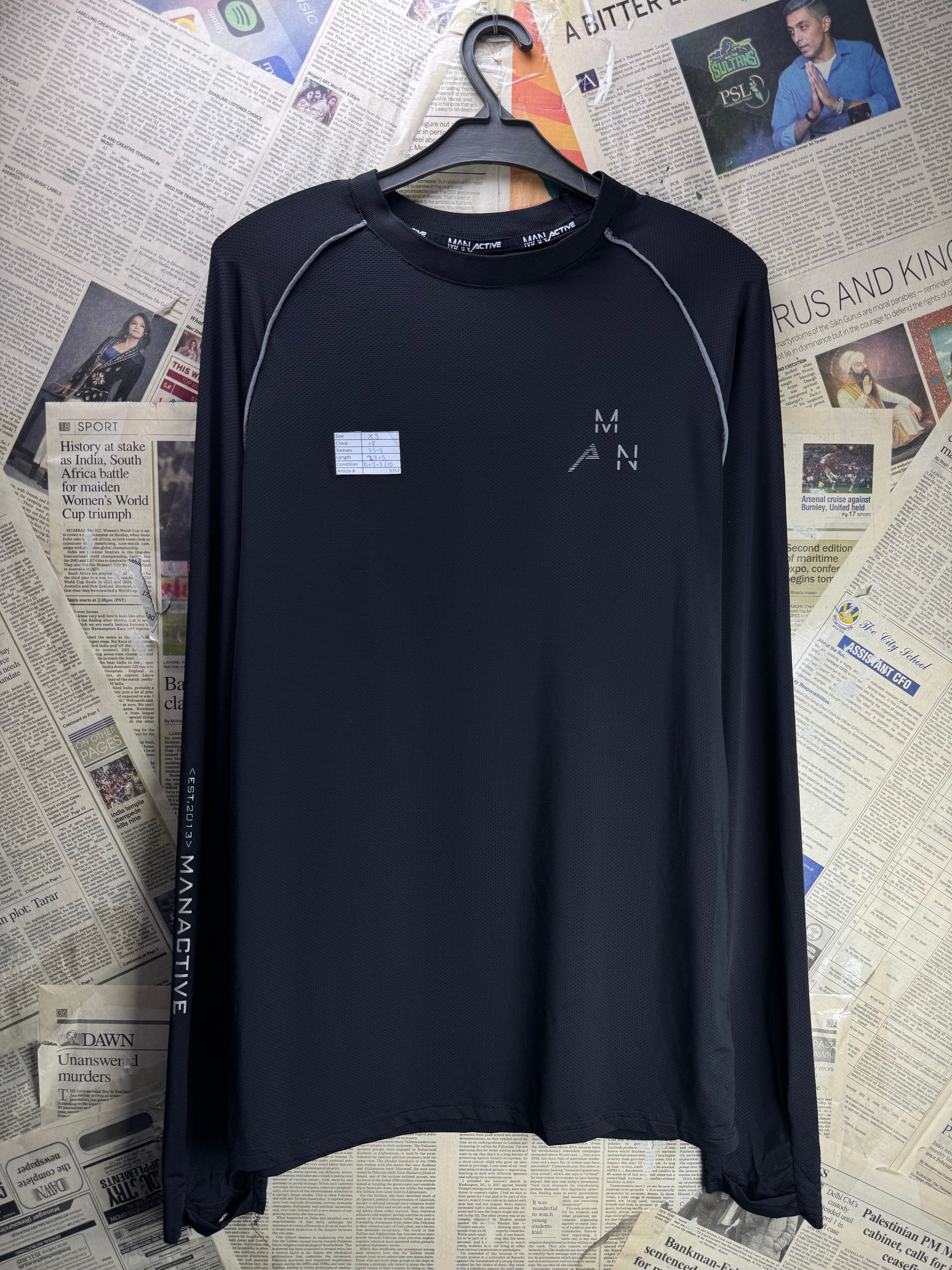 MAN® Medium | Chest: 18" | Black | Gym Fullsleeves T-Shirt | Nylon - Elastane | 5352 - Genuine Maal