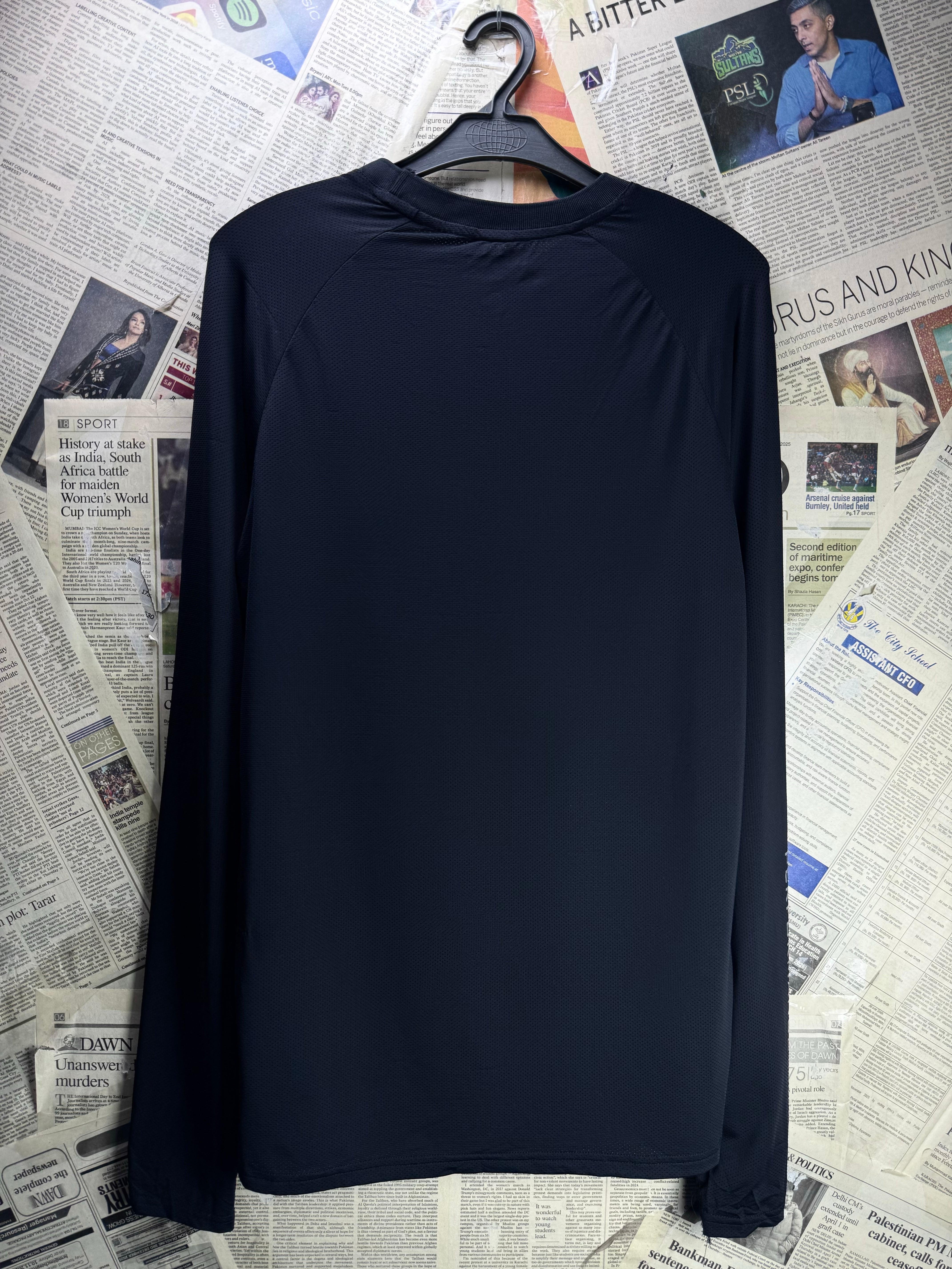 MAN® Medium | Chest: 18" | Black | Gym Fullsleeves T-Shirt | Nylon - Elastane | 5352 - Genuine Maal