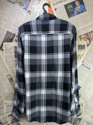 New Look® XS | Chest: 18.5" | Grey Plaid | Shirt | Viscose - Poly | 4171 - Genuine Maal