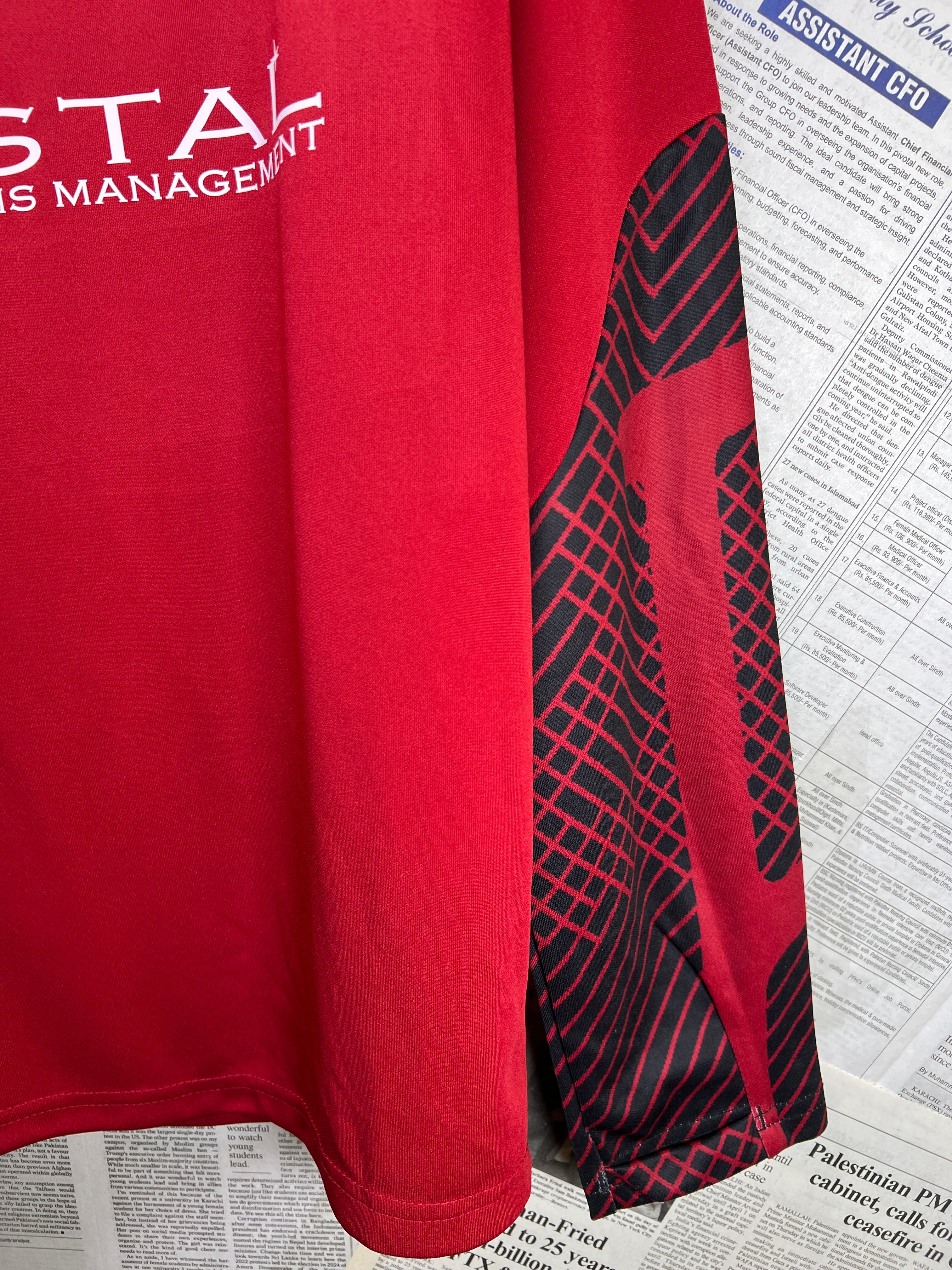 N*ke® Small | Chest: 21" | Red | Quarter Zip Pullover | 2147 - Genuine Maal
